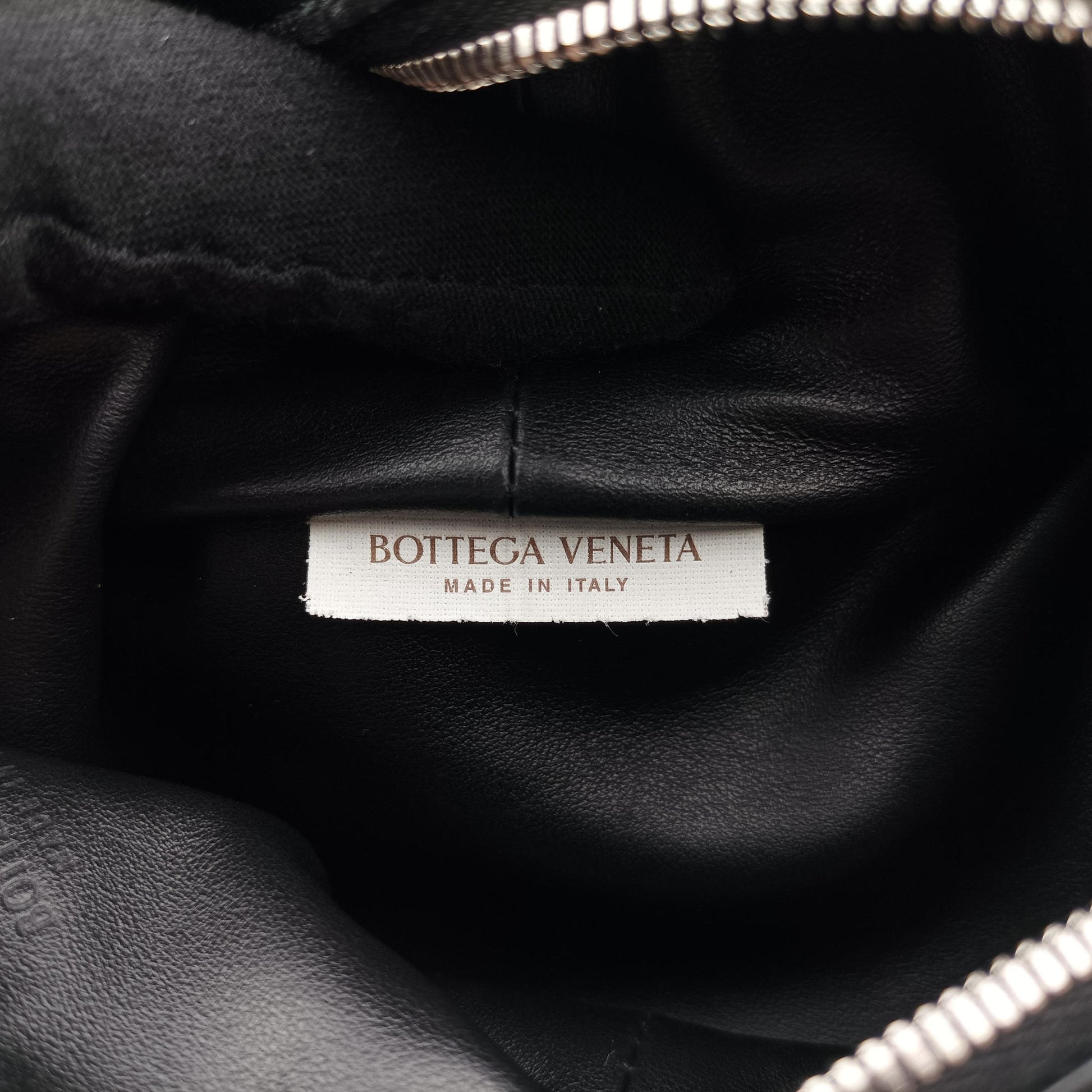 Double Knot Black lambskin P01811968Gダブルノット ミニ ブラック ラムスキン P01811968G