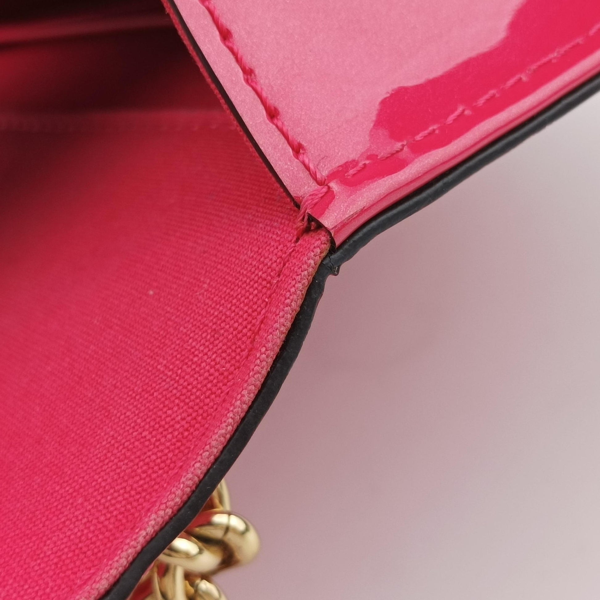Pochette Louise MM ROSE INDIEN Vernis M94270 PL1146ポシェット ルイーズMM ローズ アンディアン ヴェルニ M94270 PL1146