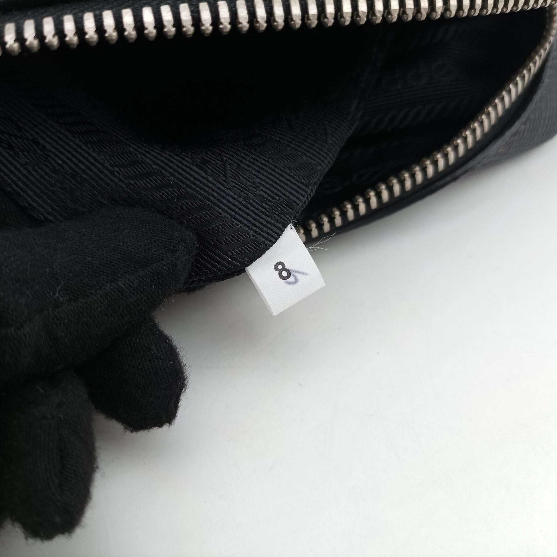 Messenger Black Saffiano leather 2VH004 8メッセンジャー ブラック サフィアーノレザー 2VH004 8
