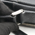 Messenger Black Saffiano leather 2VH004 8メッセンジャー ブラック サフィアーノレザー 2VH004 8