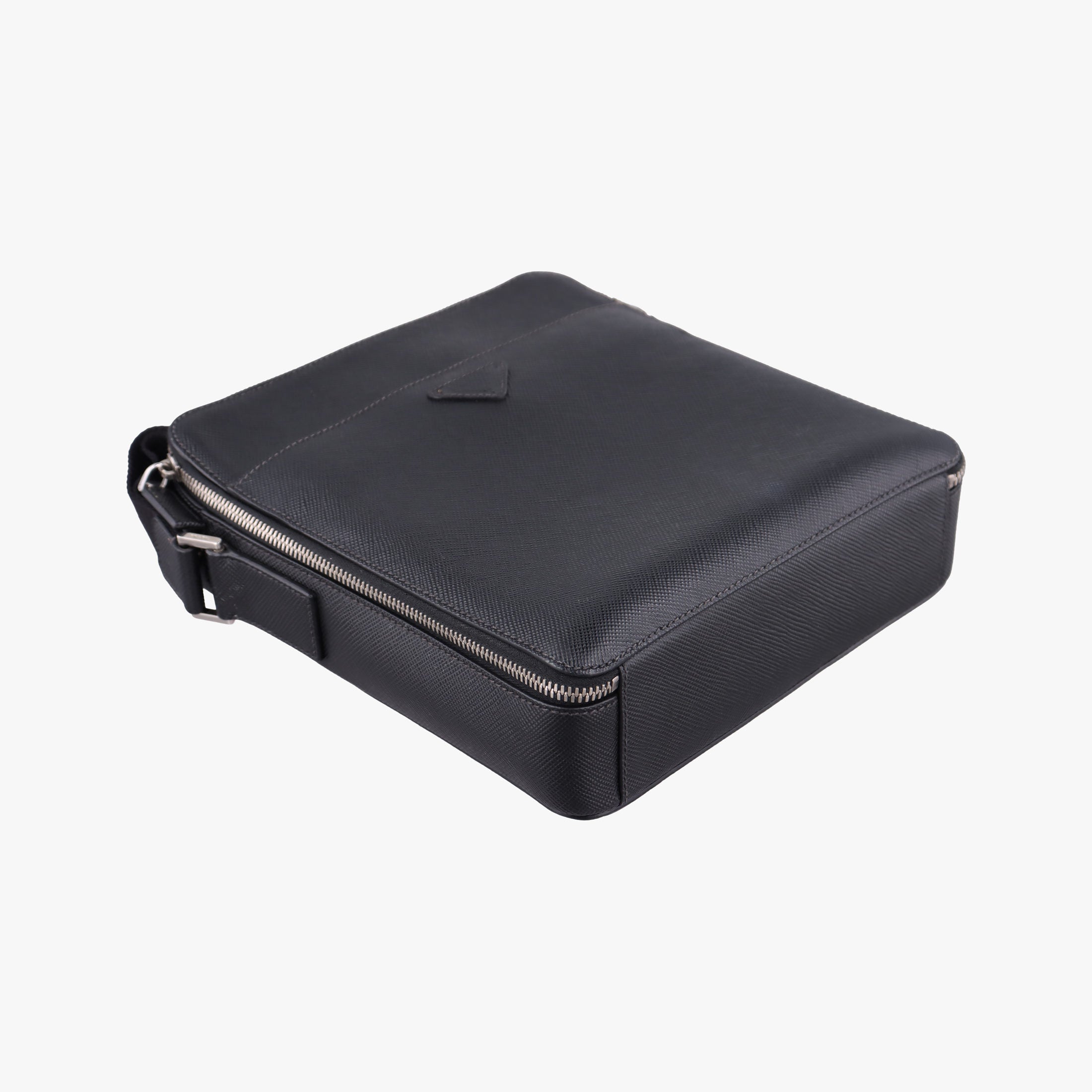 Messenger Black Saffiano leather 2VH004 8メッセンジャー ブラック サフィアーノレザー 2VH004 8