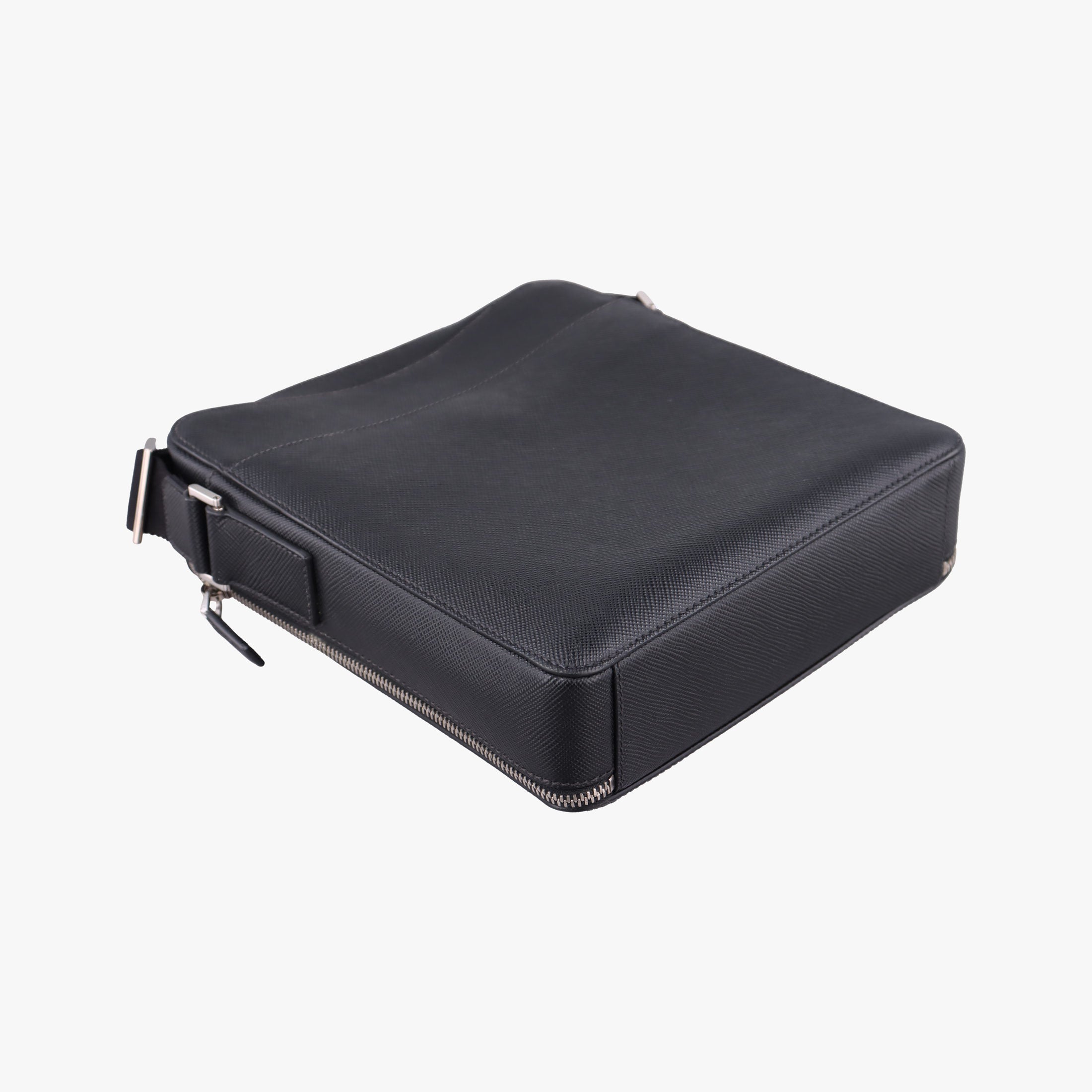 Messenger Black Saffiano leather 2VH004 8メッセンジャー ブラック サフィアーノレザー 2VH004 8