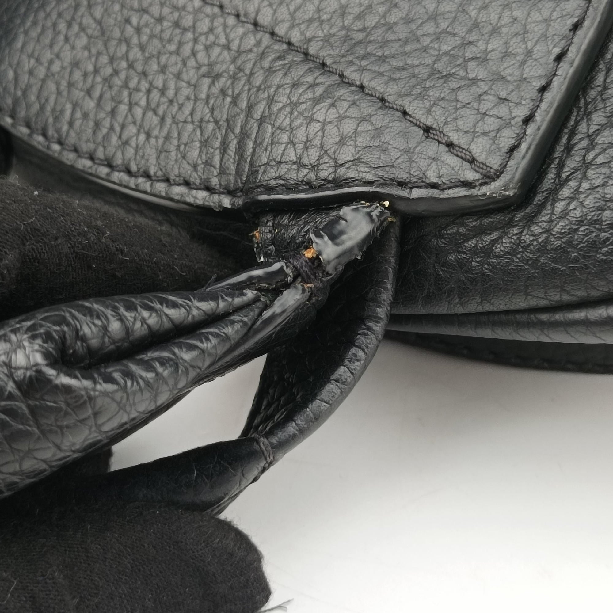 ARMAND Noir Taurillon Leather M42687 FO3250アルマンド ノワール トリヨンレザー M42687 FO3250