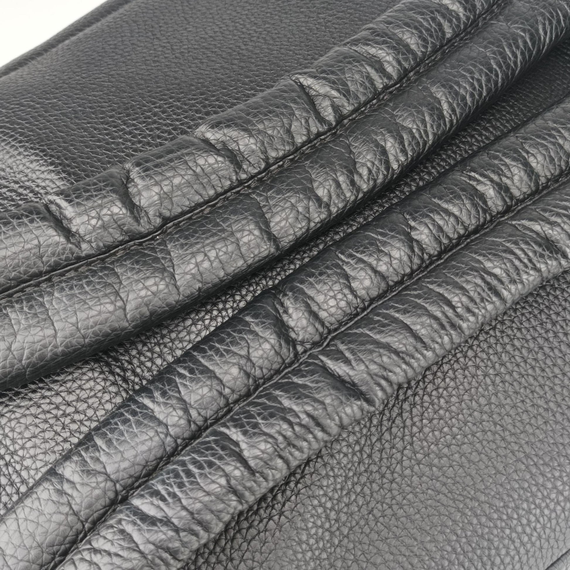 ARMAND Noir Taurillon Leather M42687 FO3250アルマンド ノワール トリヨンレザー M42687 FO3250