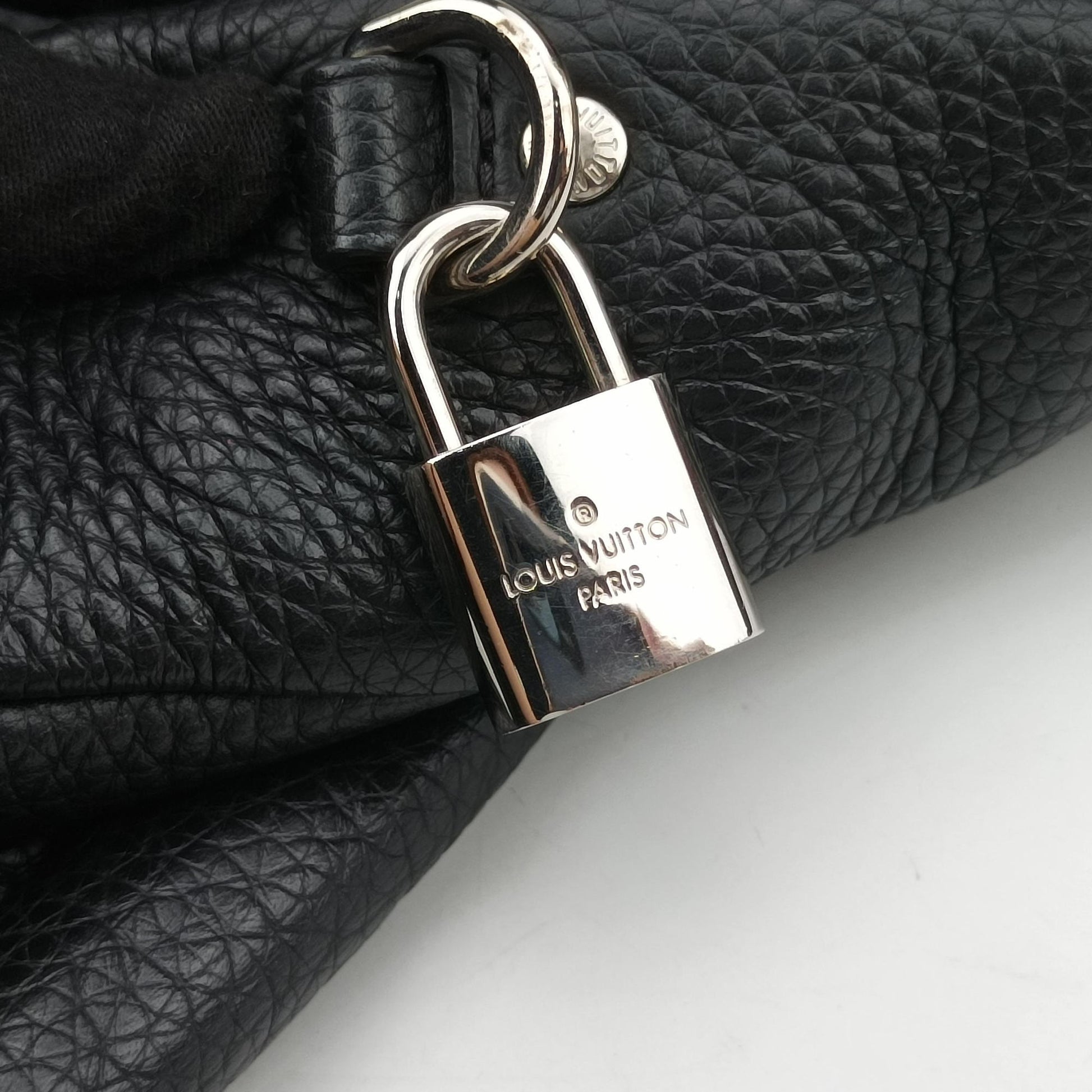 ARMAND Noir Taurillon Leather M42687 FO3250アルマンド ノワール トリヨンレザー M42687 FO3250