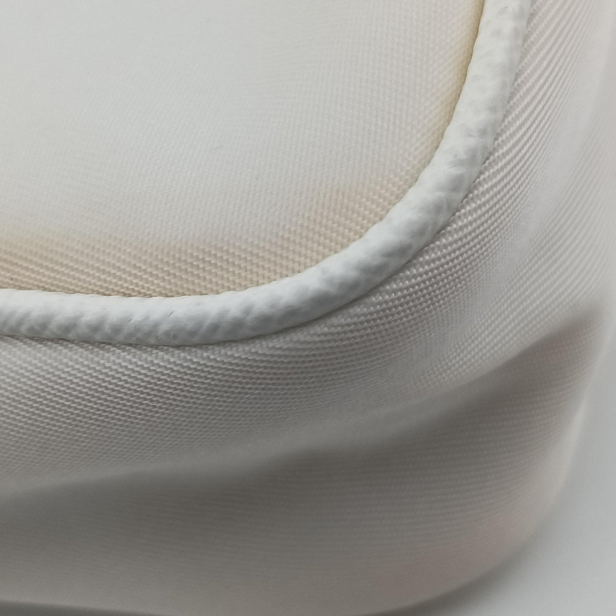 Re-Edition Nylon Mini White nylon 1TT122 42リエディションナイロンミニ ホワイト ナイロン 1TT122 42