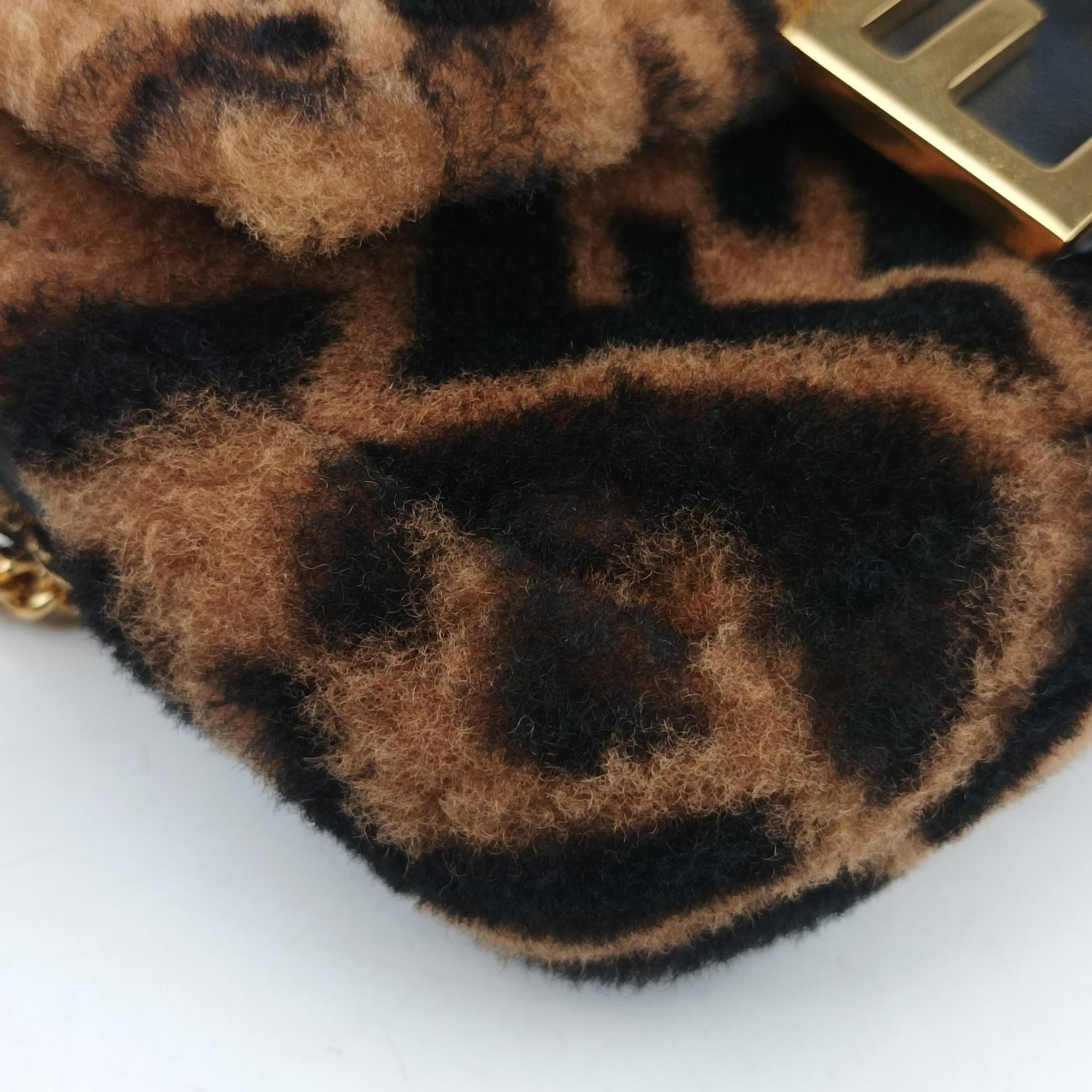 BAGUETTE Brown×Black fur 8BS017 8BS017-A8HP-209-10429バケット ブラウン×ブラック ファー 8BS017 8BS017-A8HP-209-10429