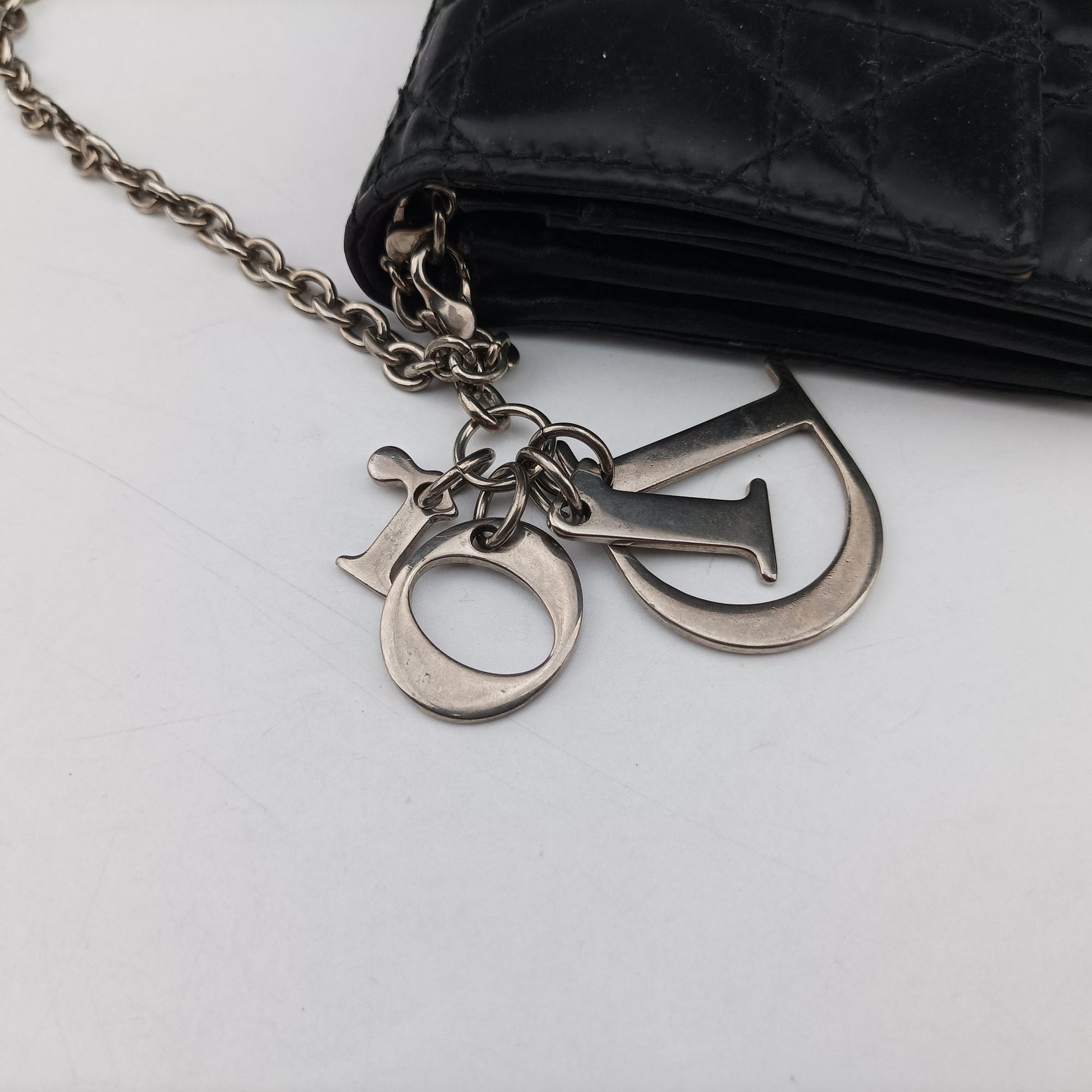 Lady Dior Cannage Black Patent Leather 02-LU-0049レディディオール カナージュ ブラック パテント 02-LU-0049