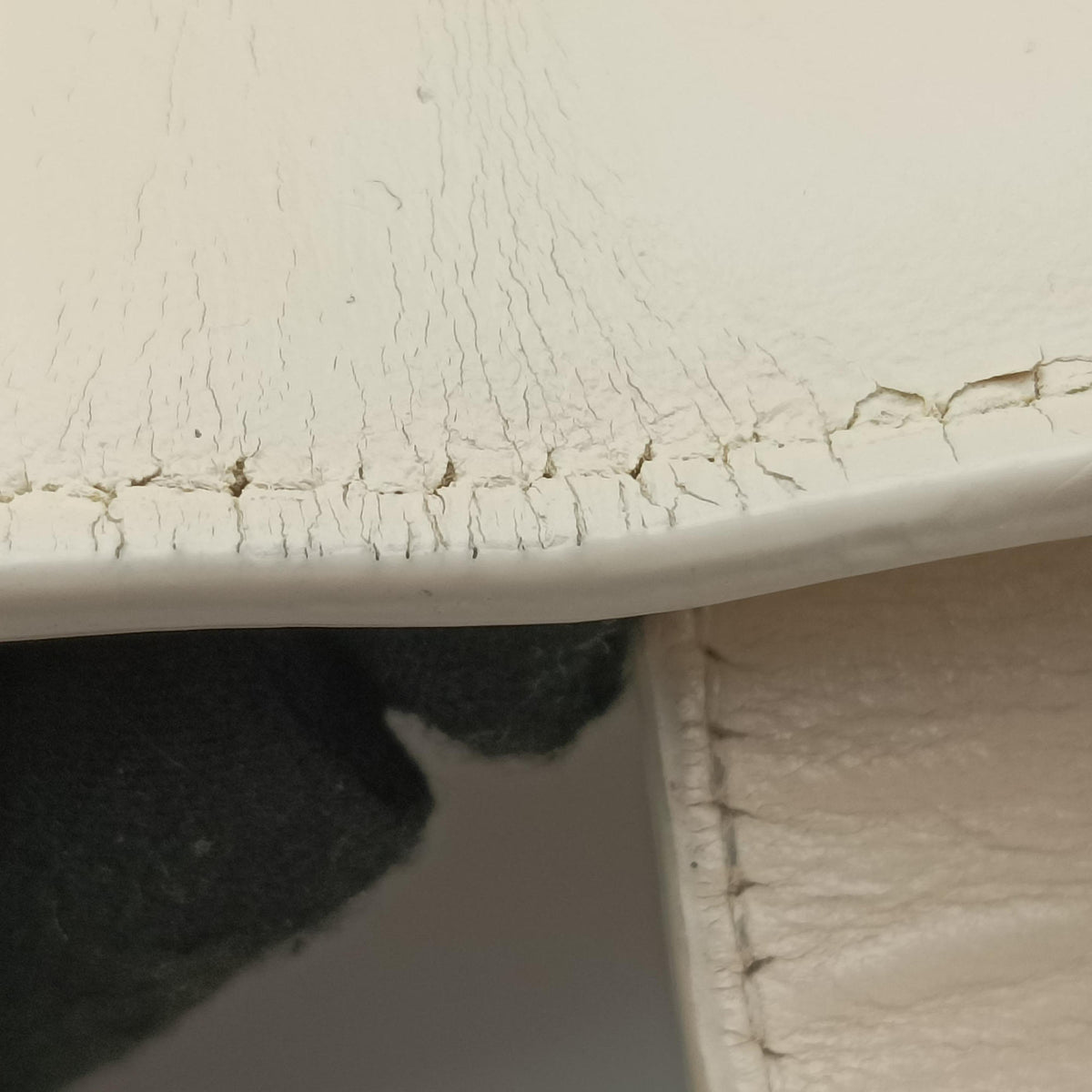Secondhand Christian Dior 30 Montaigne White leather  shoulderbag | stylenewstar