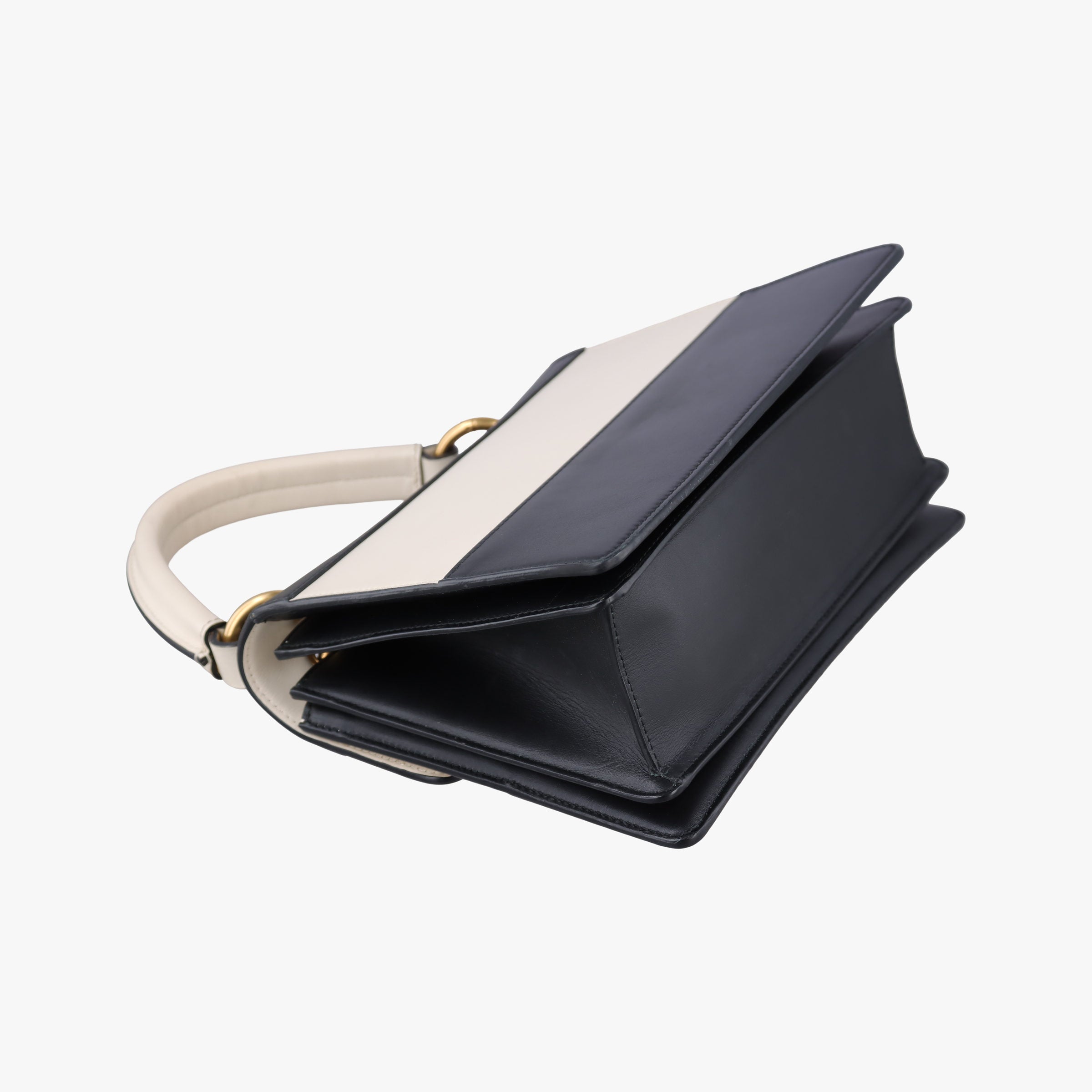 Queen Margaret Black×white Leather 476541 F024096292クイーン マーガレット ブラック×ホワイト レザー 476541 F024096292