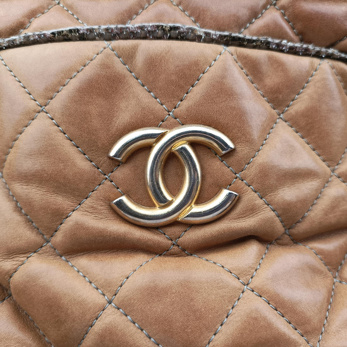 Pre-owned Chanel Matelasse Brown Iridescent Calfskin A50309 shoulderbag | stylenewstar