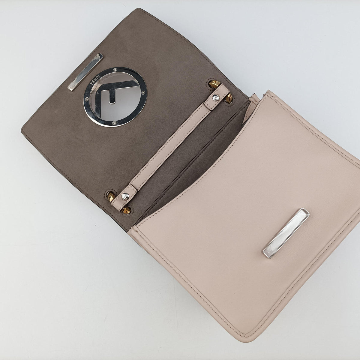 Secondhand Fendi KAN I F Pink Leather 8BT286 shoulderbag | stylenewstar