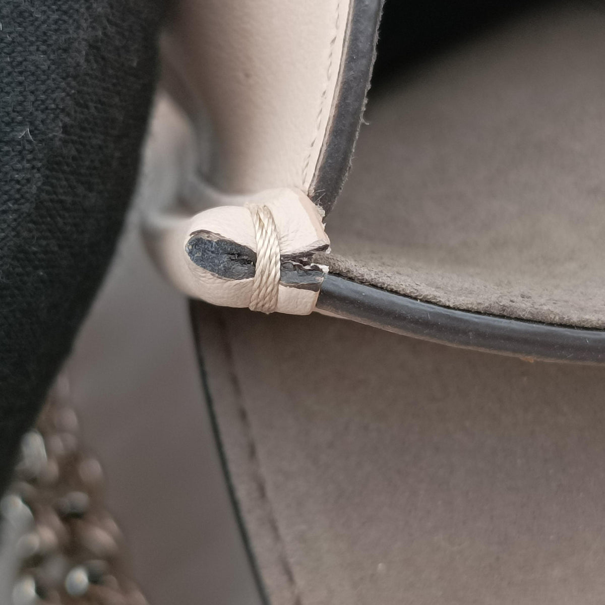 Secondhand Fendi KAN I F Pink Leather 8BT286 shoulderbag | stylenewstar