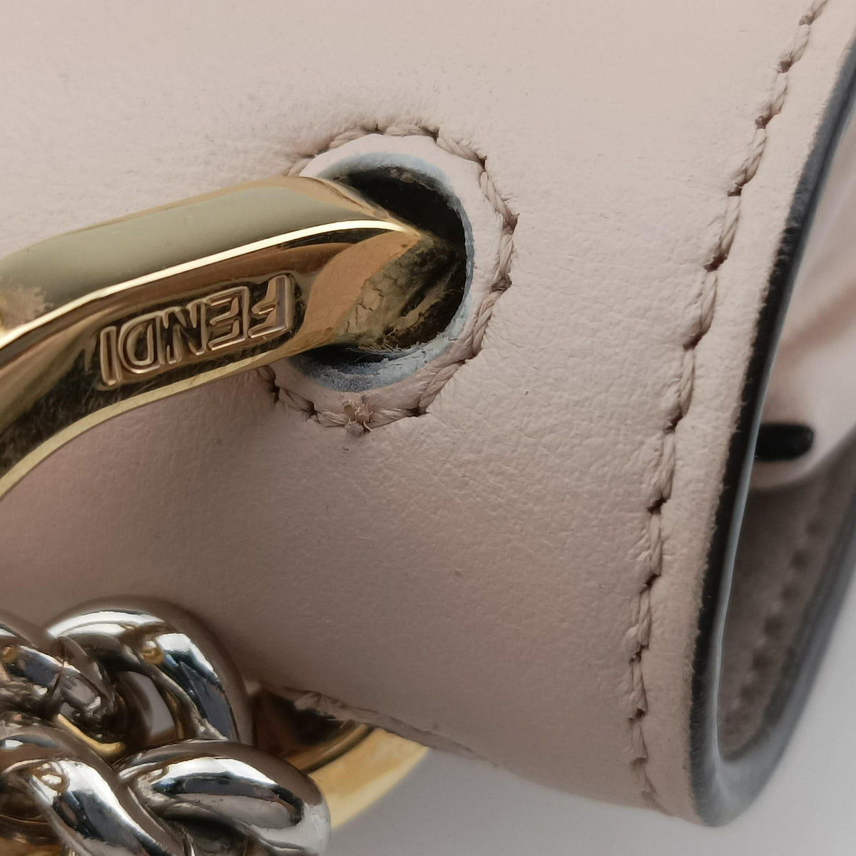 Secondhand Fendi KAN I F Pink Leather 8BT286 shoulderbag | stylenewstar