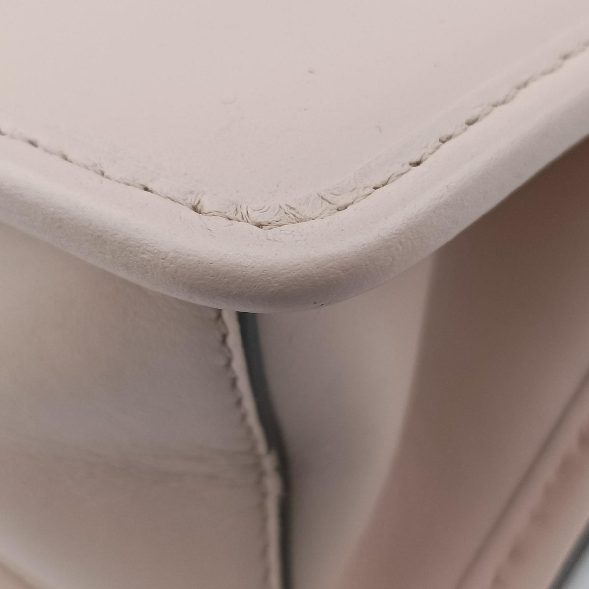 Secondhand Fendi KAN I F Pink Leather 8BT286 shoulderbag | stylenewstar