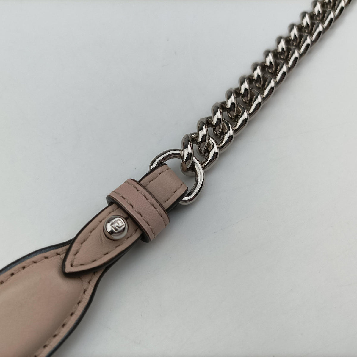 Secondhand Fendi KAN I F Pink Leather 8BT286 shoulderbag | stylenewstar