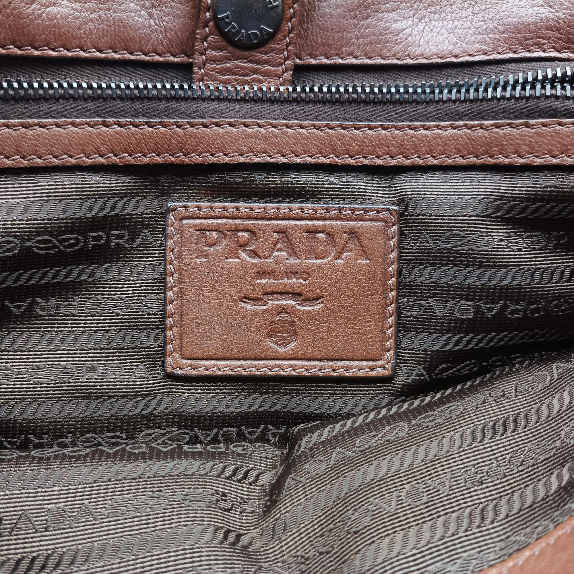 Messenger Brown Leather VA0820 134メッセンジャー ブラウン レザー VA0820 134