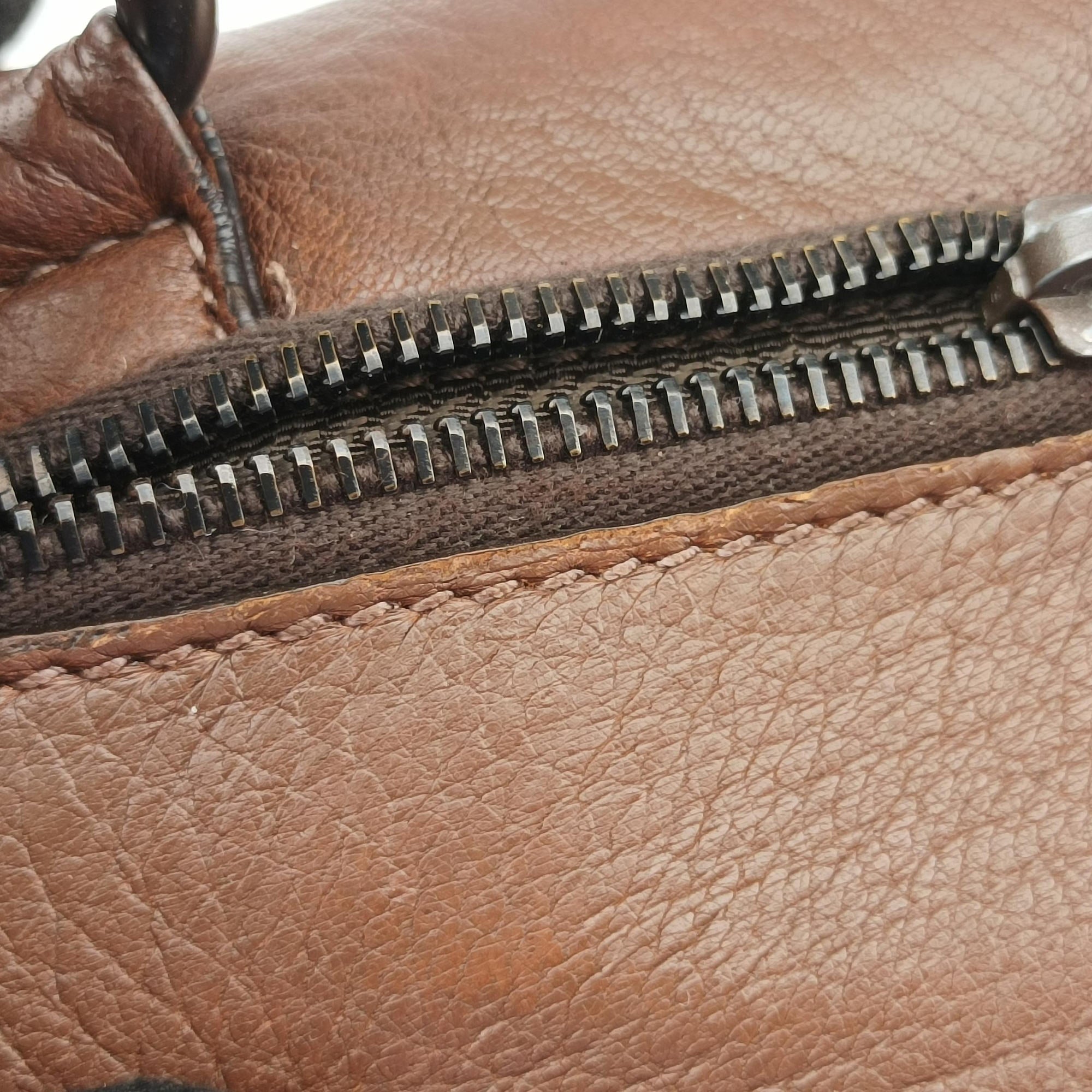 Messenger Brown Leather VA0820 134メッセンジャー ブラウン レザー VA0820 134
