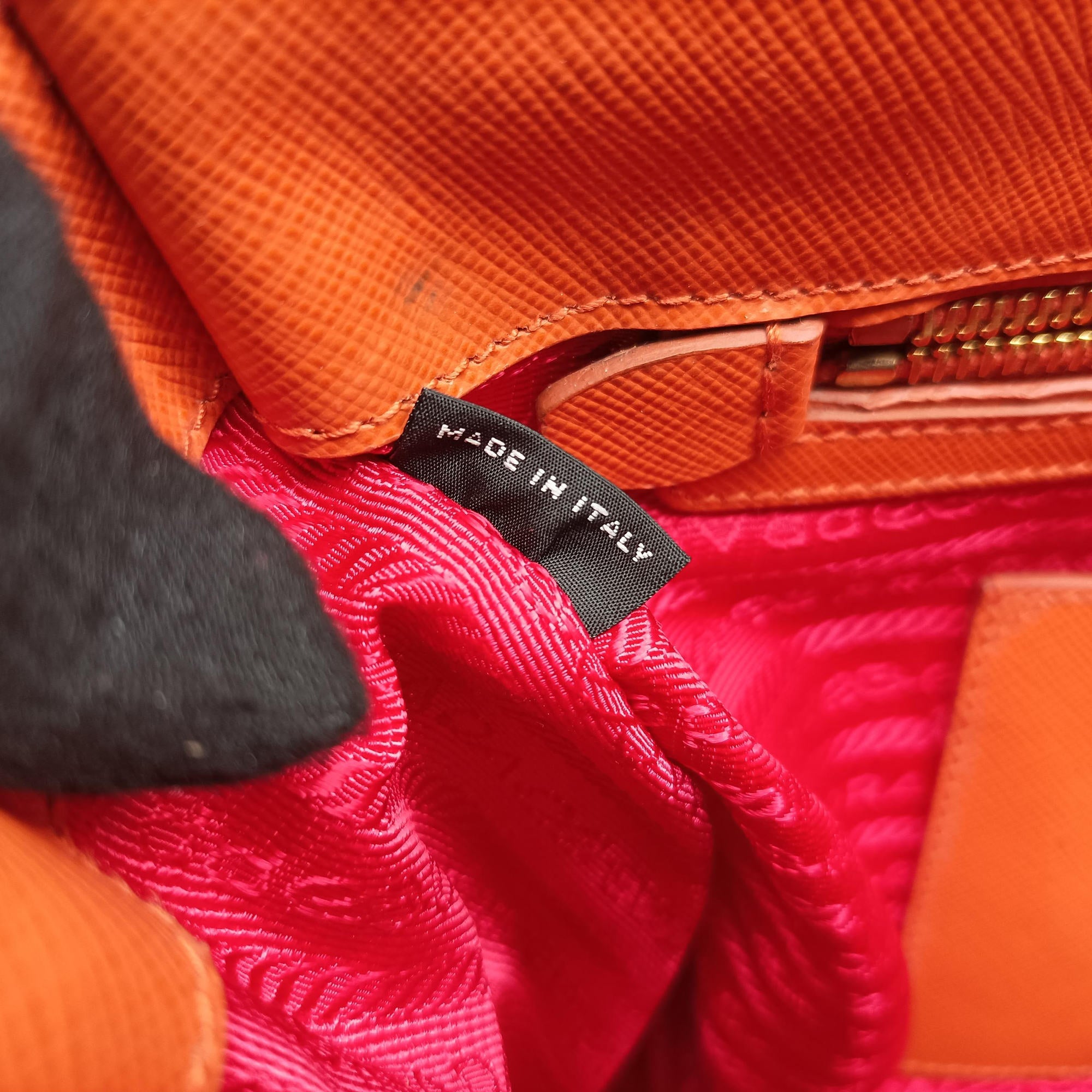 Galleria Orange×red SAFFIANO Leather BN1844 14 Xガレリア オレンジ×レッド サフィアーノレザー BN1844 14 X