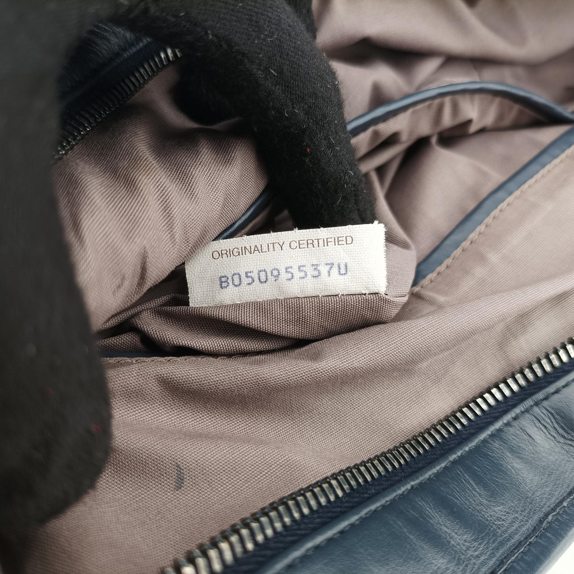 Intrecciato Navy lambskin B05095537Uイントレチャート ネイビー ラムスキン B05095537U