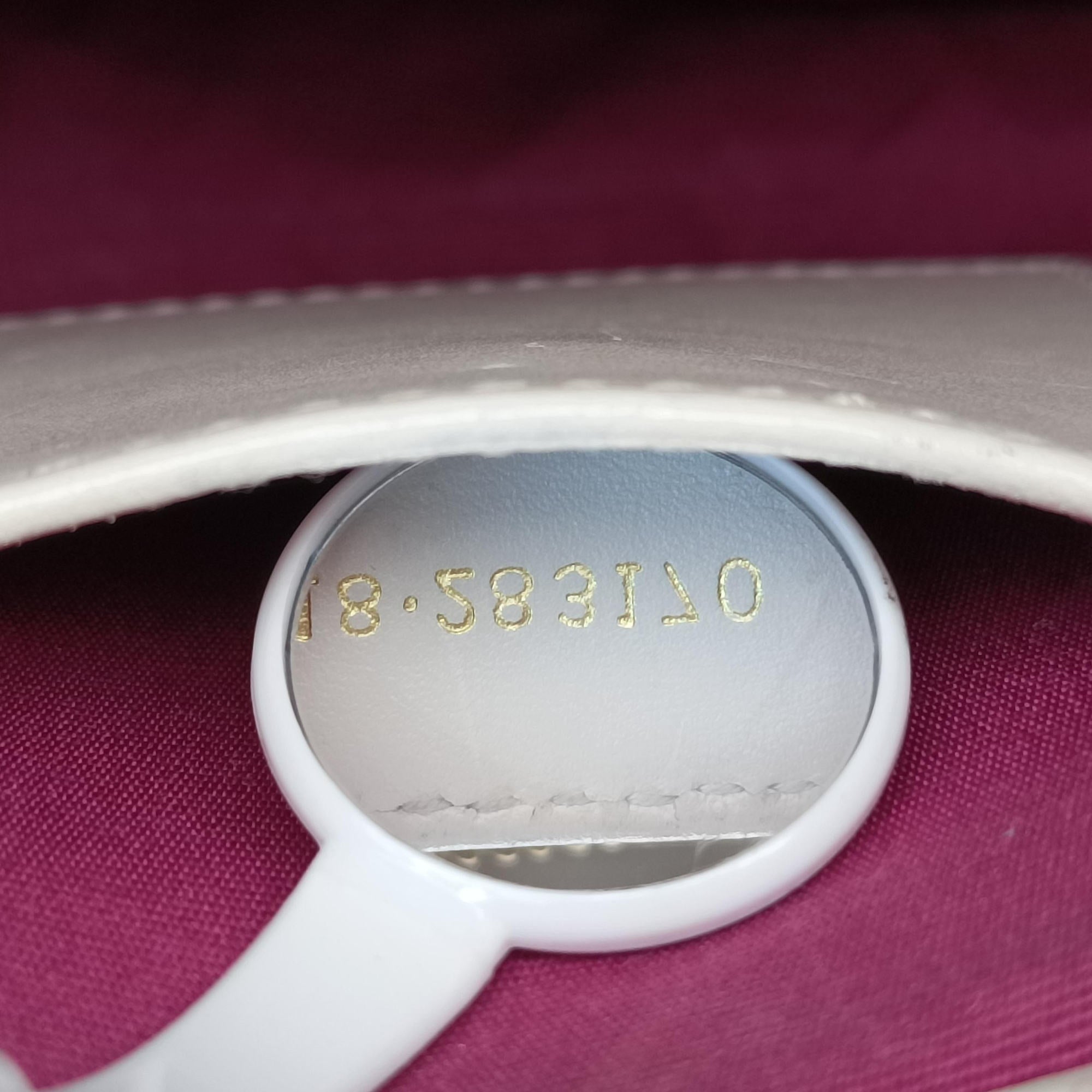 SERPENTI FOREVER White Leather RE.A18.283170セルペンティ フォーエバー ホワイト レザー RE.A18.283170