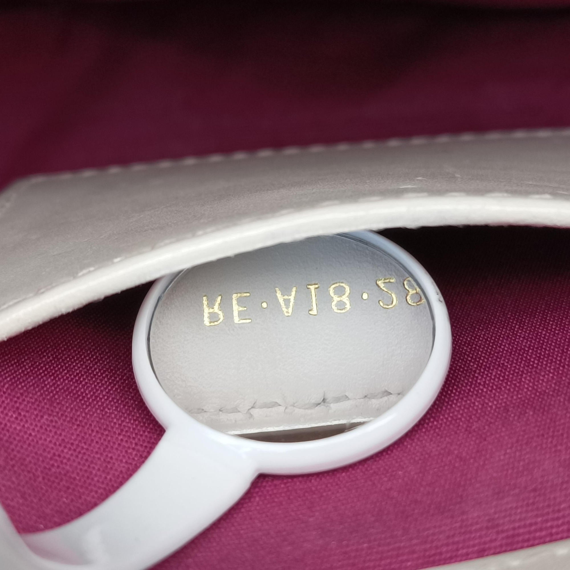 SERPENTI FOREVER White Leather RE.A18.283170セルペンティ フォーエバー ホワイト レザー RE.A18.283170
