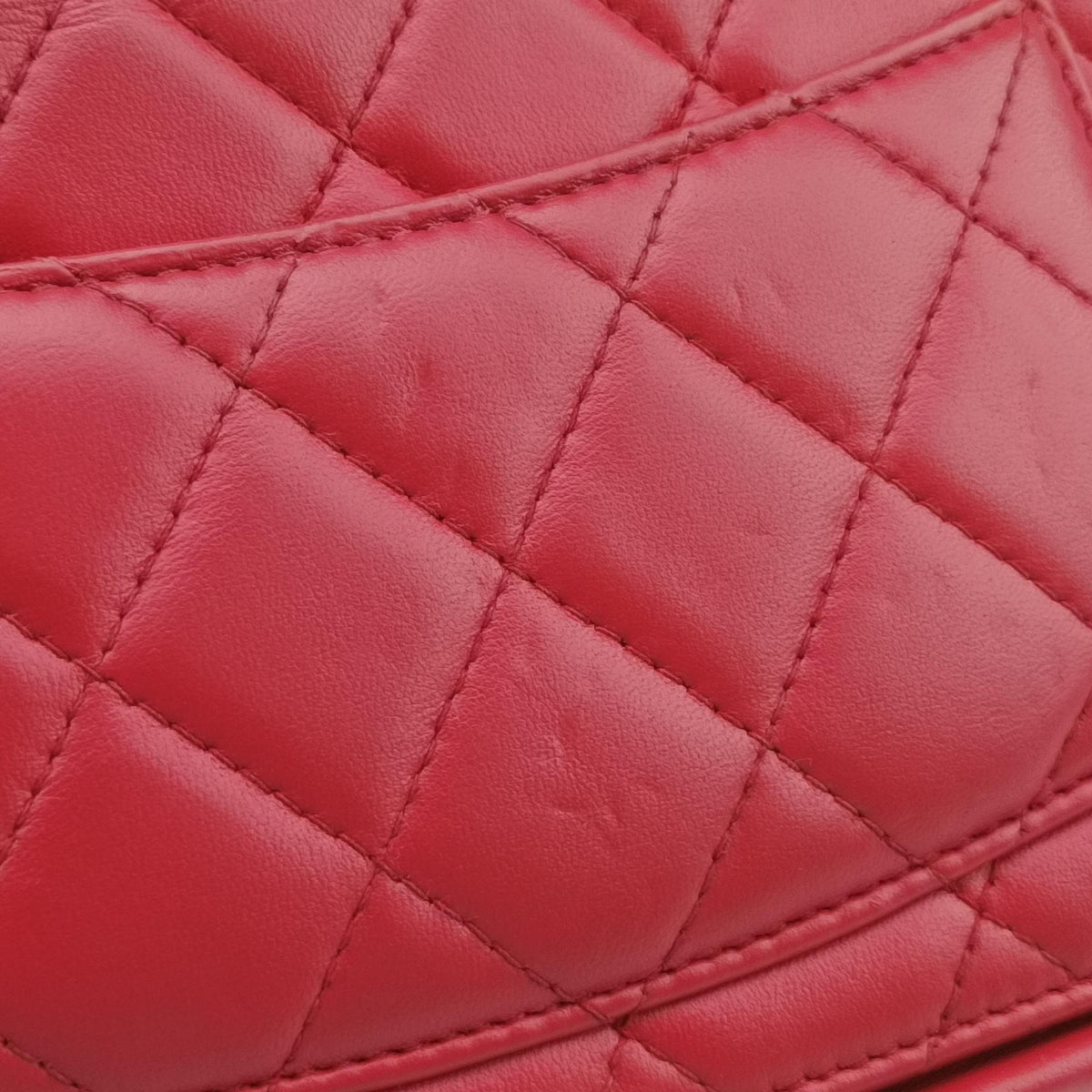 Pre-owned Chanel Matelasse coco mark Red lambskin A33814 shoulderbag | stylenewstar