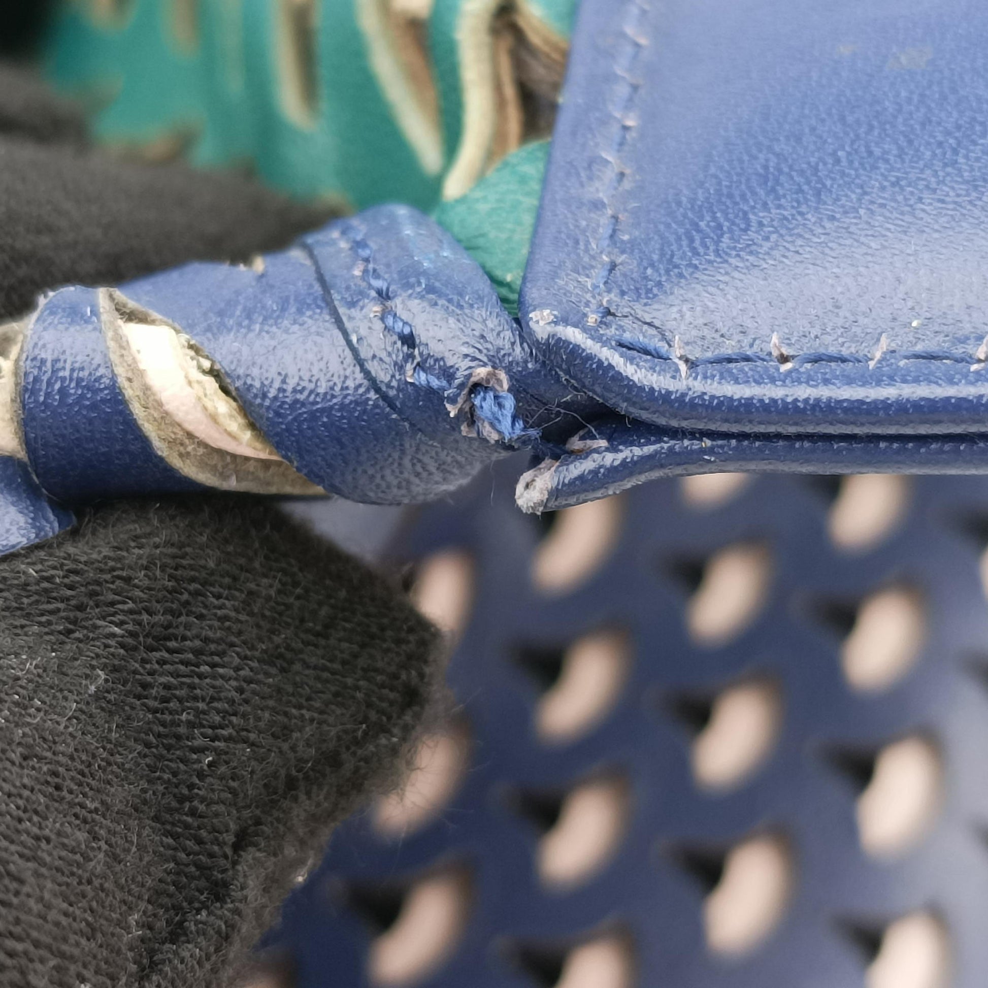 Isabella Rossellini Blue × Green Leather AX.M13.37183イザベラ ロッセリーニ  ブルー × グリーン レザー AX.M13.37183