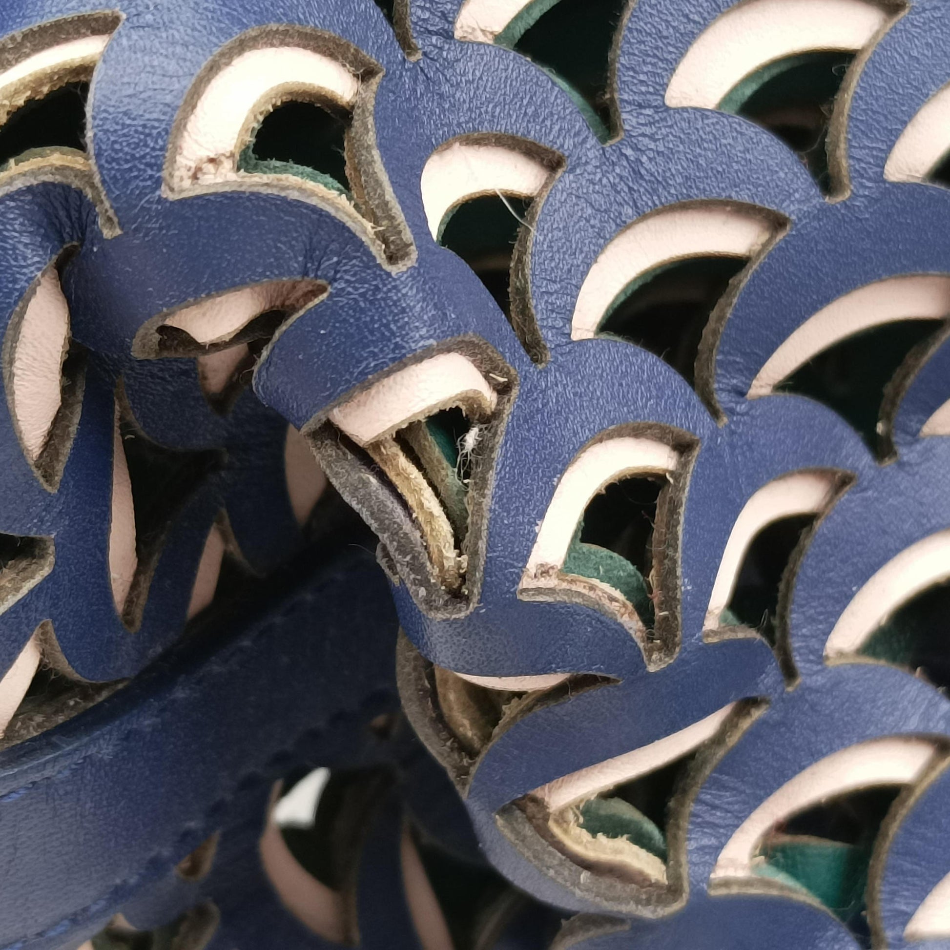 Isabella Rossellini Blue × Green Leather AX.M13.37183イザベラ ロッセリーニ  ブルー × グリーン レザー AX.M13.37183