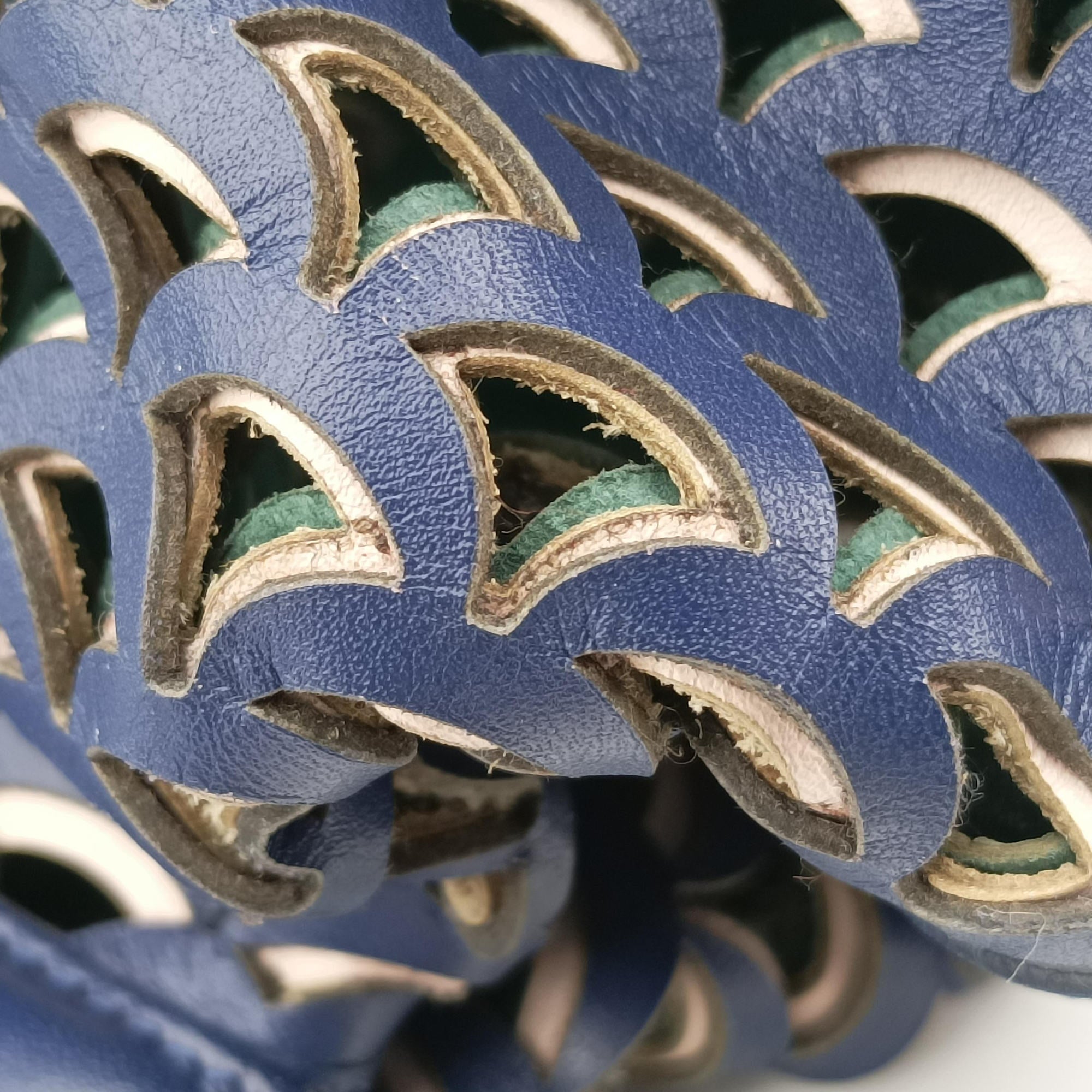 Isabella Rossellini Blue × Green Leather AX.M13.37183イザベラ ロッセリーニ  ブルー × グリーン レザー AX.M13.37183