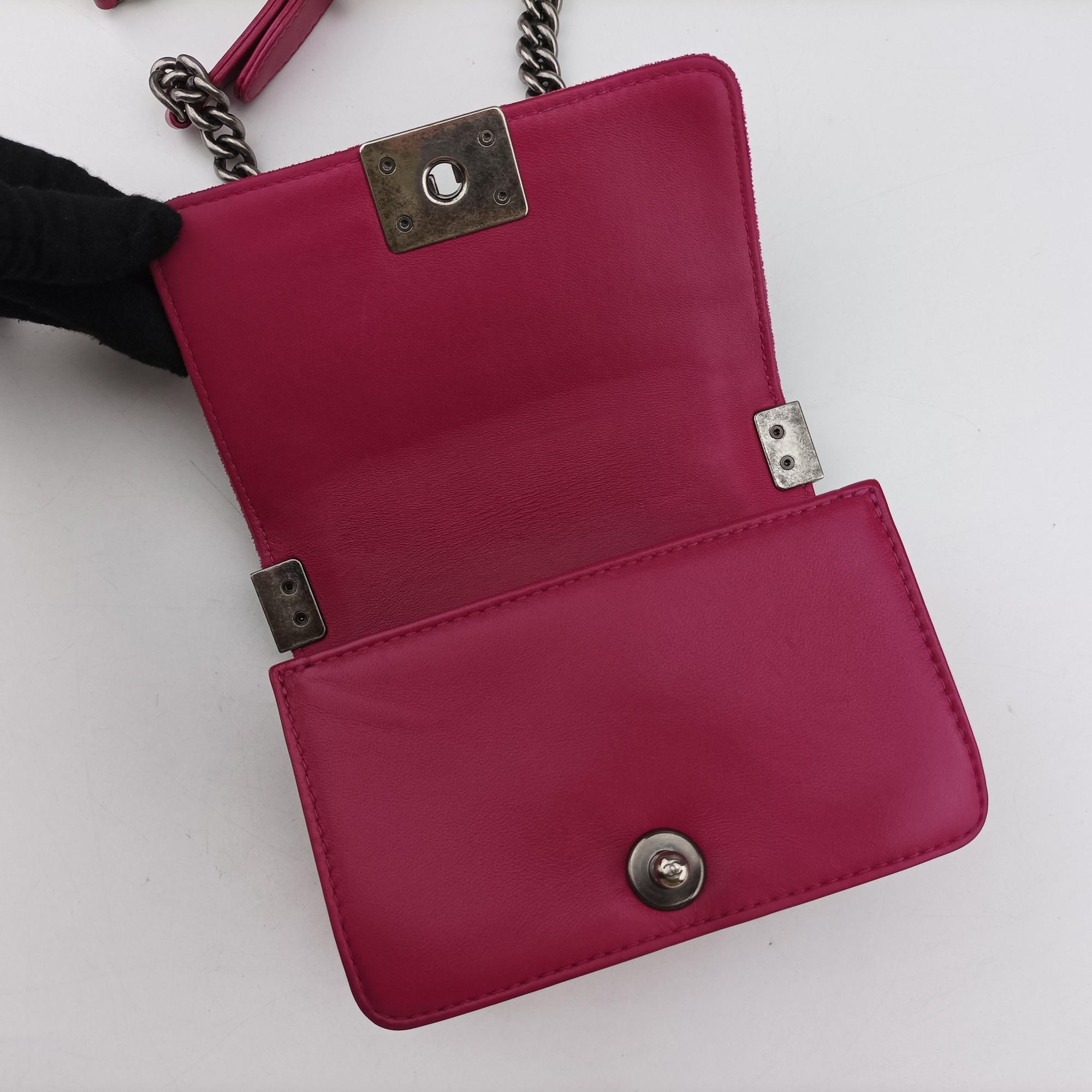 BOY CHANEL Rose velour A67364 17342476ボーイシャネル ローズ レッド ベロア A67364 17342476