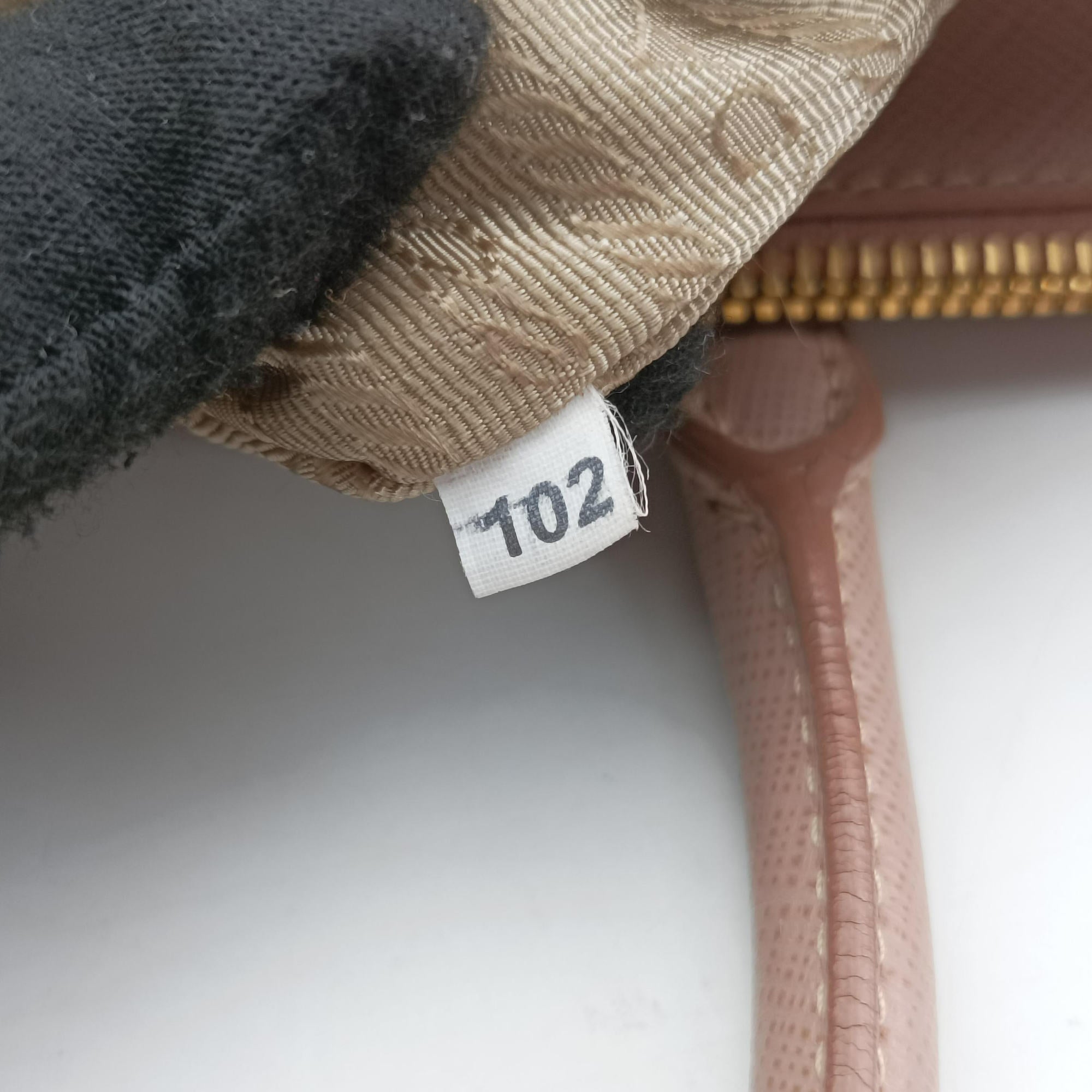 Galleria Pink SAFFIANO Leather BN2274 102ガレリア ピンク サフィアーノレザー BN2274 102