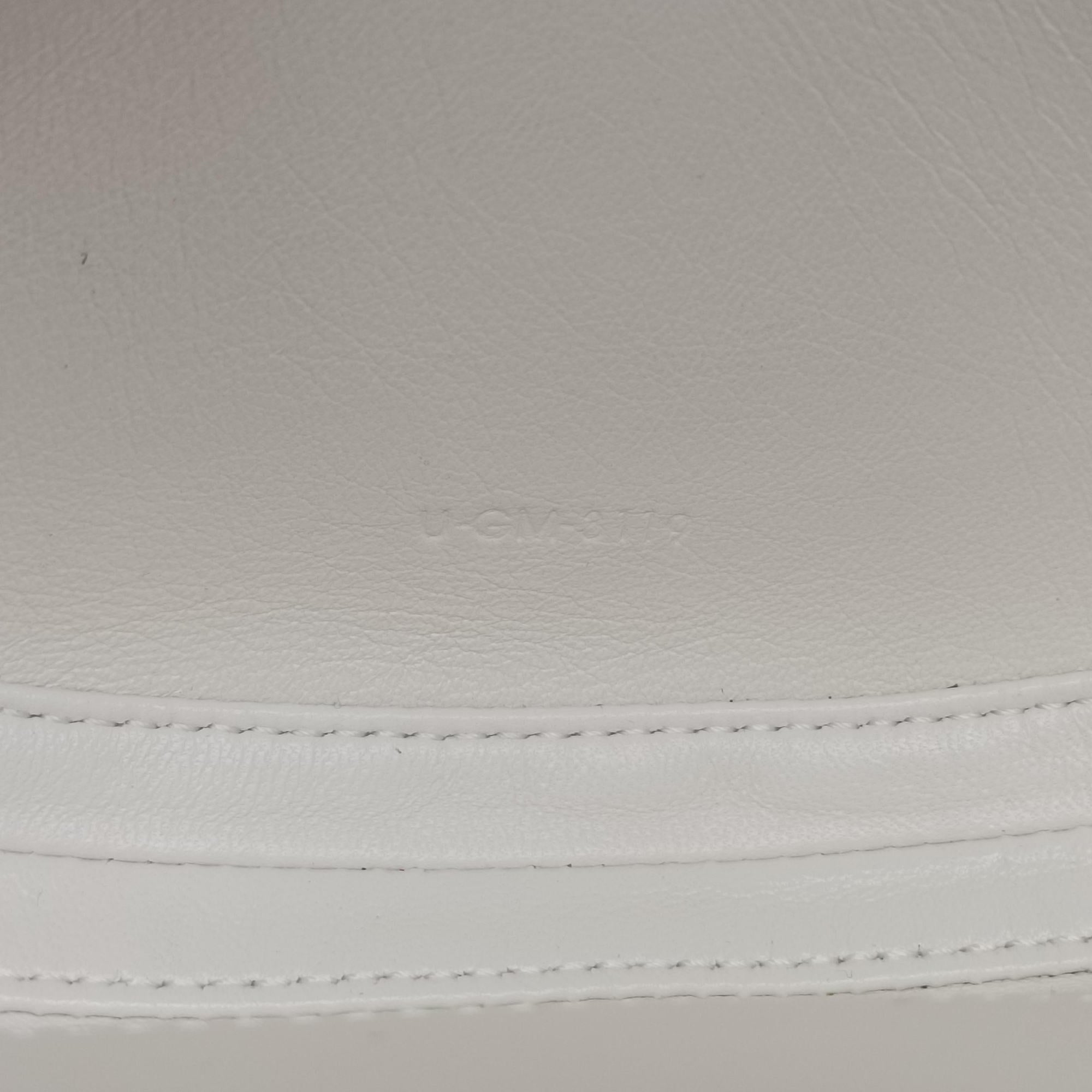 Small Besace 16 White Leather U-GM-3119スモール ブザス 16セーズ ホワイト レザー U-GM-3119