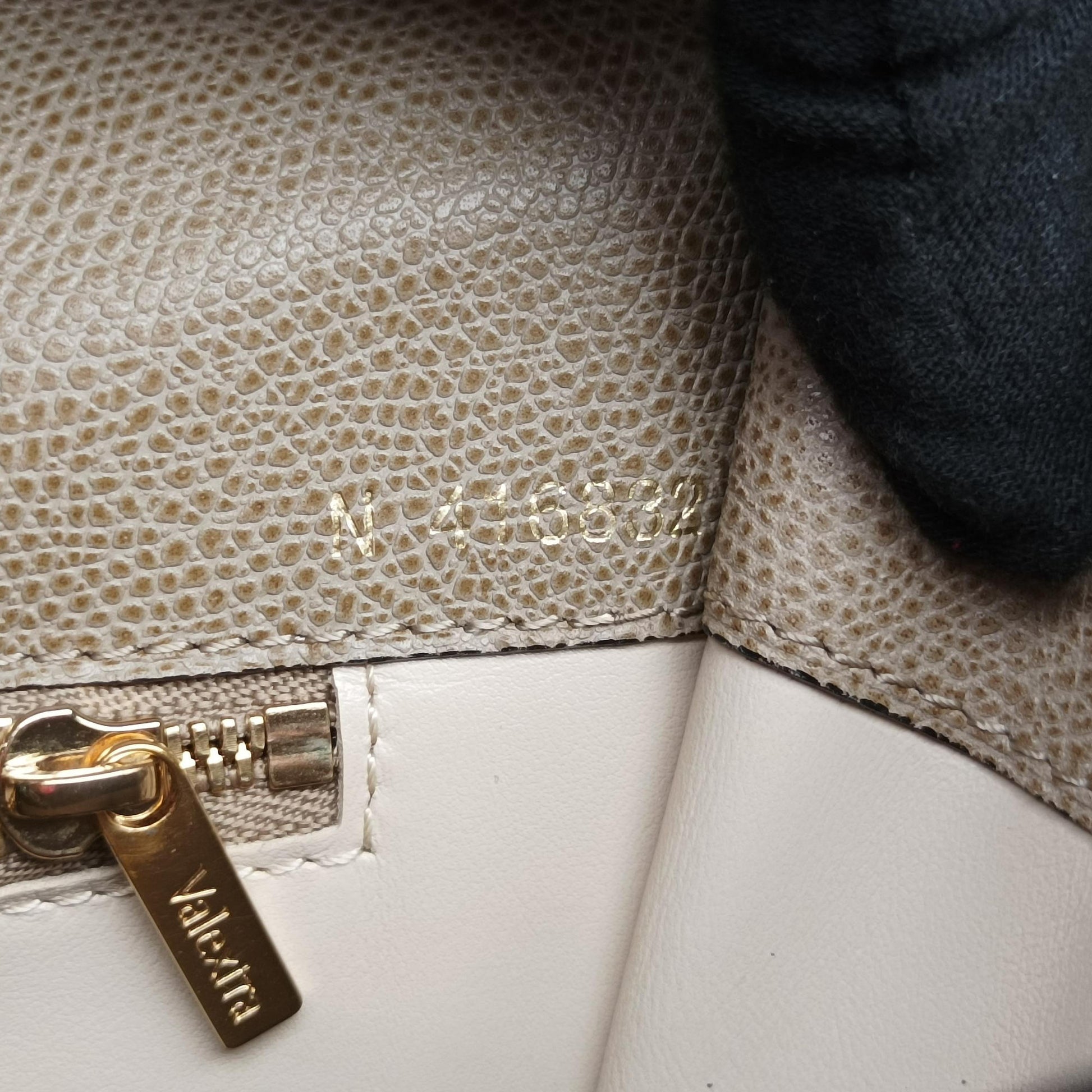 Iside Beige Calfskin N 416832イジィデ ベージュ カーフスキン N 416832