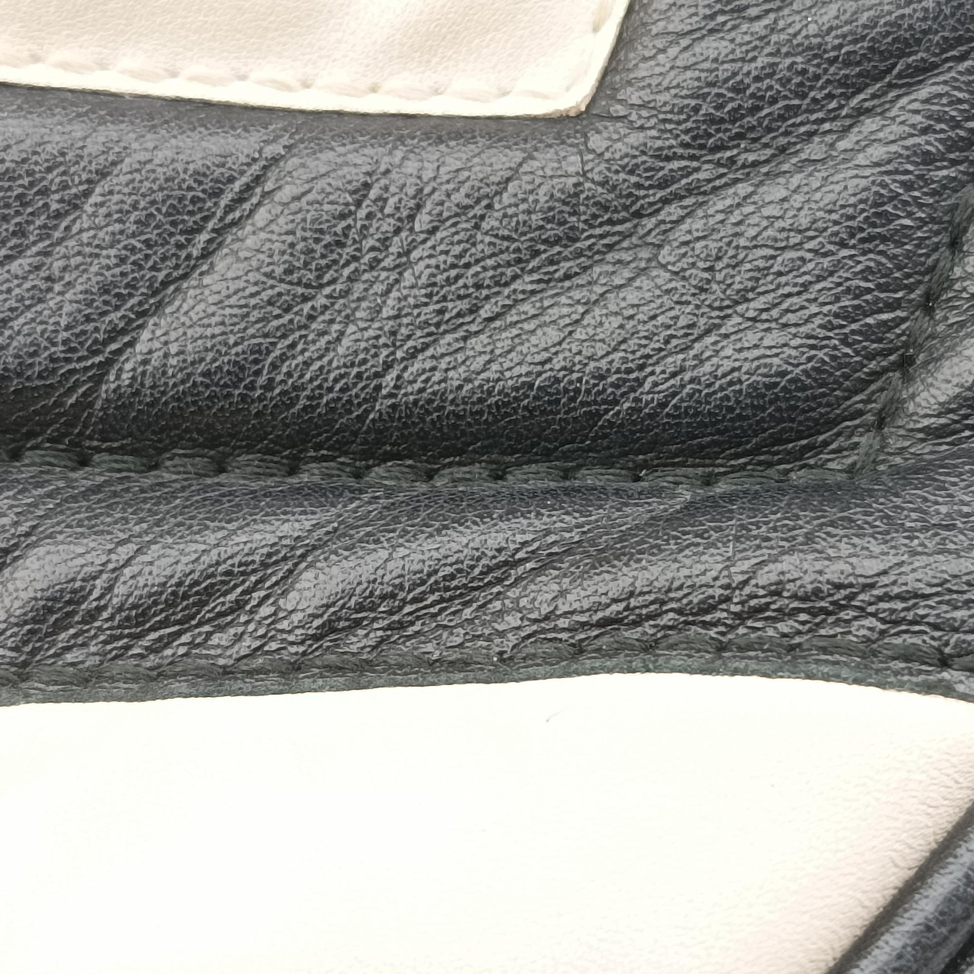 GG Marmont Black×white Leather 476434 E022011337GGマーモント ブラック×ホワイト レザー 476434 E022011337