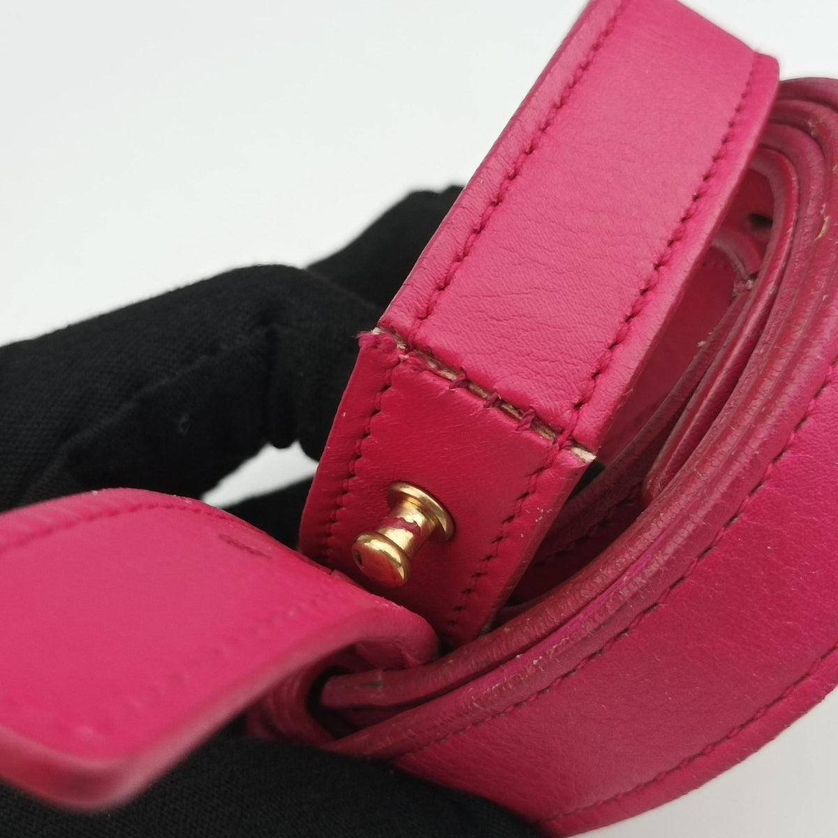 Pre-owned Yves Saint Laurent CLASSIC DUFFEL Rose Leather 314704 shoulderbag | stylenewstar