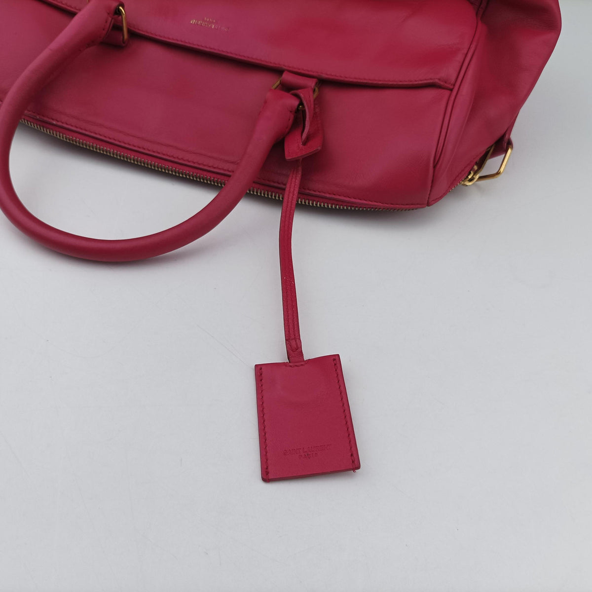 Pre-owned Yves Saint Laurent CLASSIC DUFFEL Rose Leather 314704 shoulderbag | stylenewstar