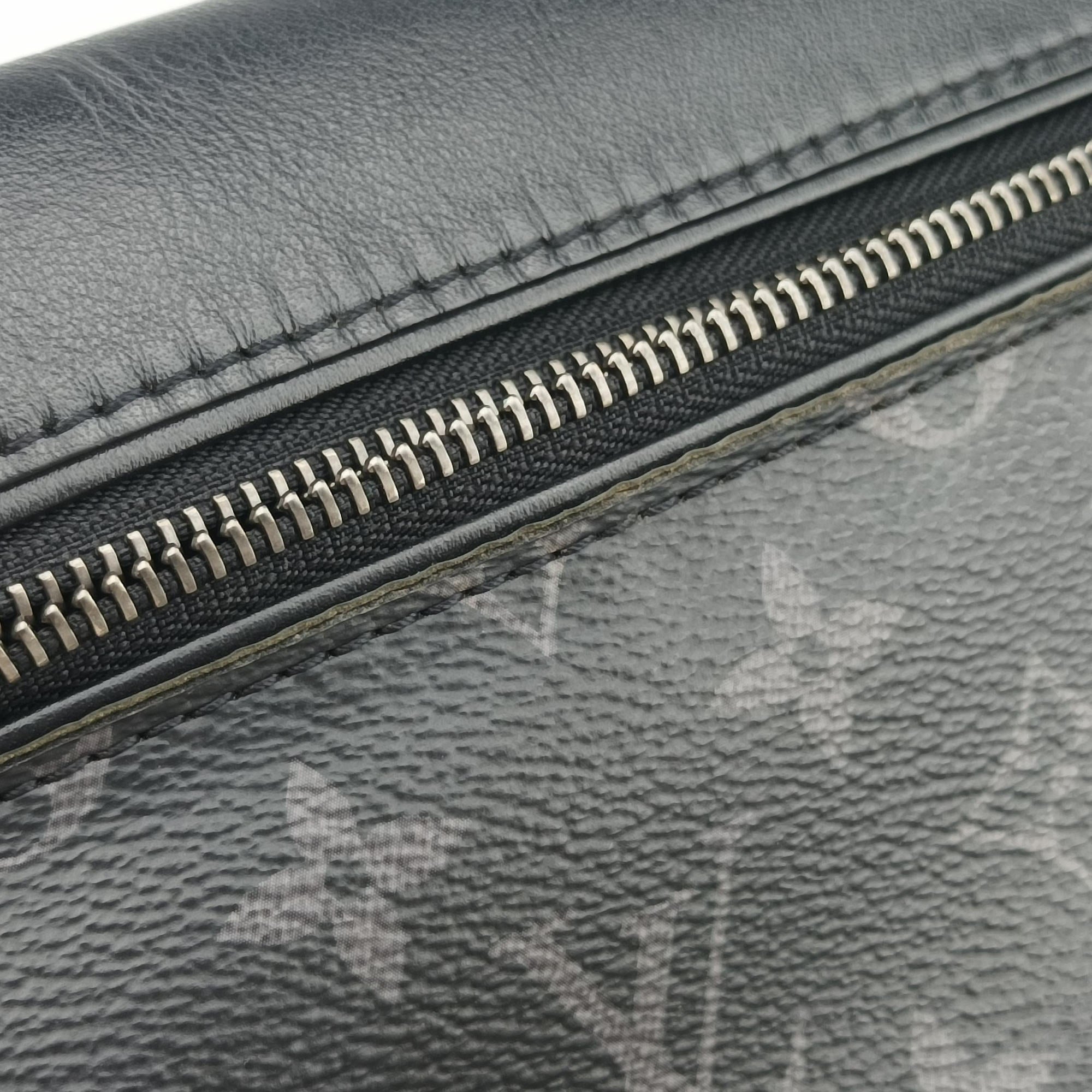 Discovery Bum Bag Black Monogram eclipse M44336 SA0231ディスカバリーバムバッグ ブラック モノグラム エクリプス M44336 SA0231