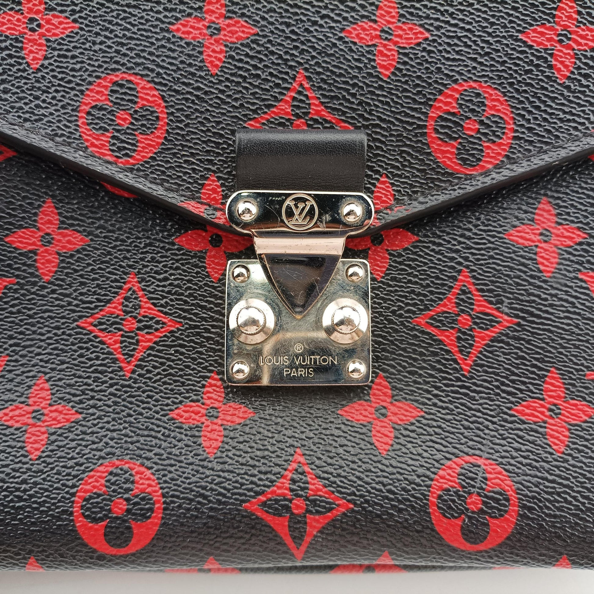 Pochette Metis MM Noir×ROUGE Monogram Infrarouge M41462 DR0117ポシェット メティス MM ノワール×ルージュ モノグラム アンフラルージュ M41462 DR0117