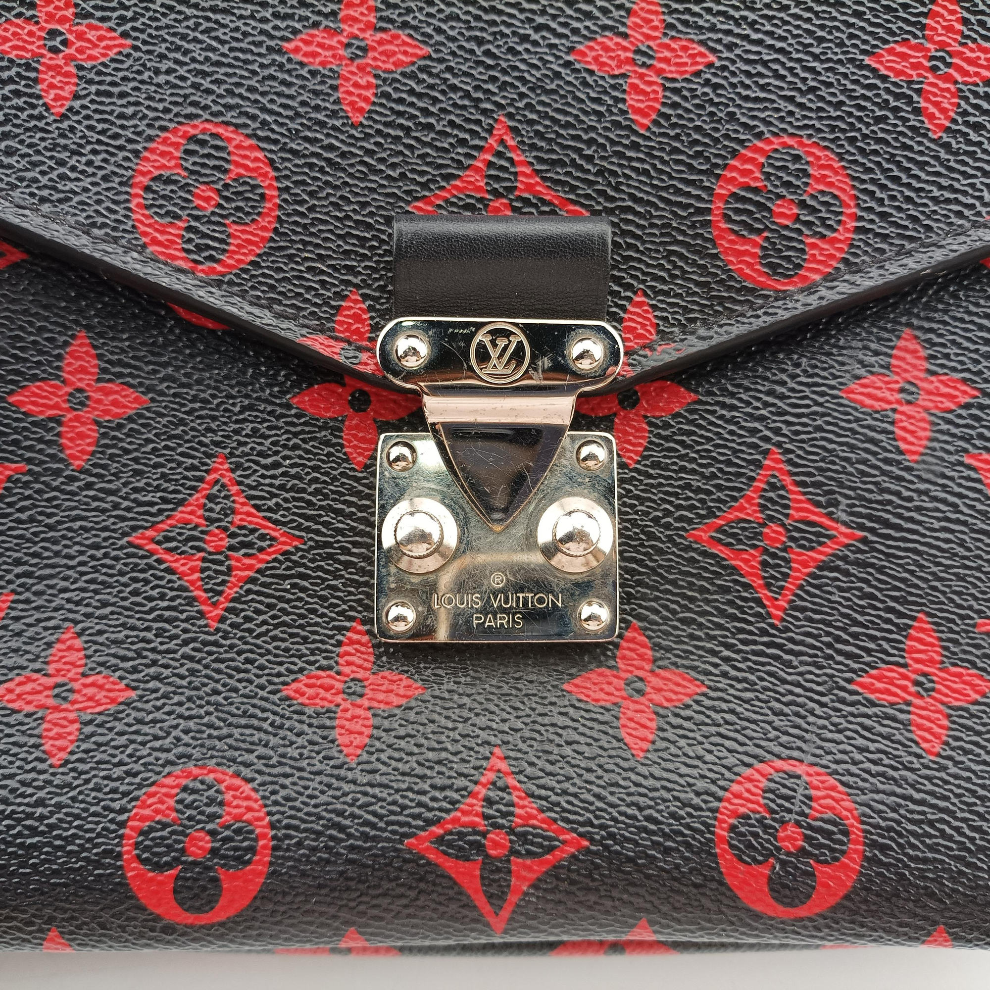 Pochette Metis MM Noir×ROUGE Monogram Infrarouge M41462 DR0117ポシェット メティス MM ノワール×ルージュ モノグラム アンフラルージュ M41462 DR0117