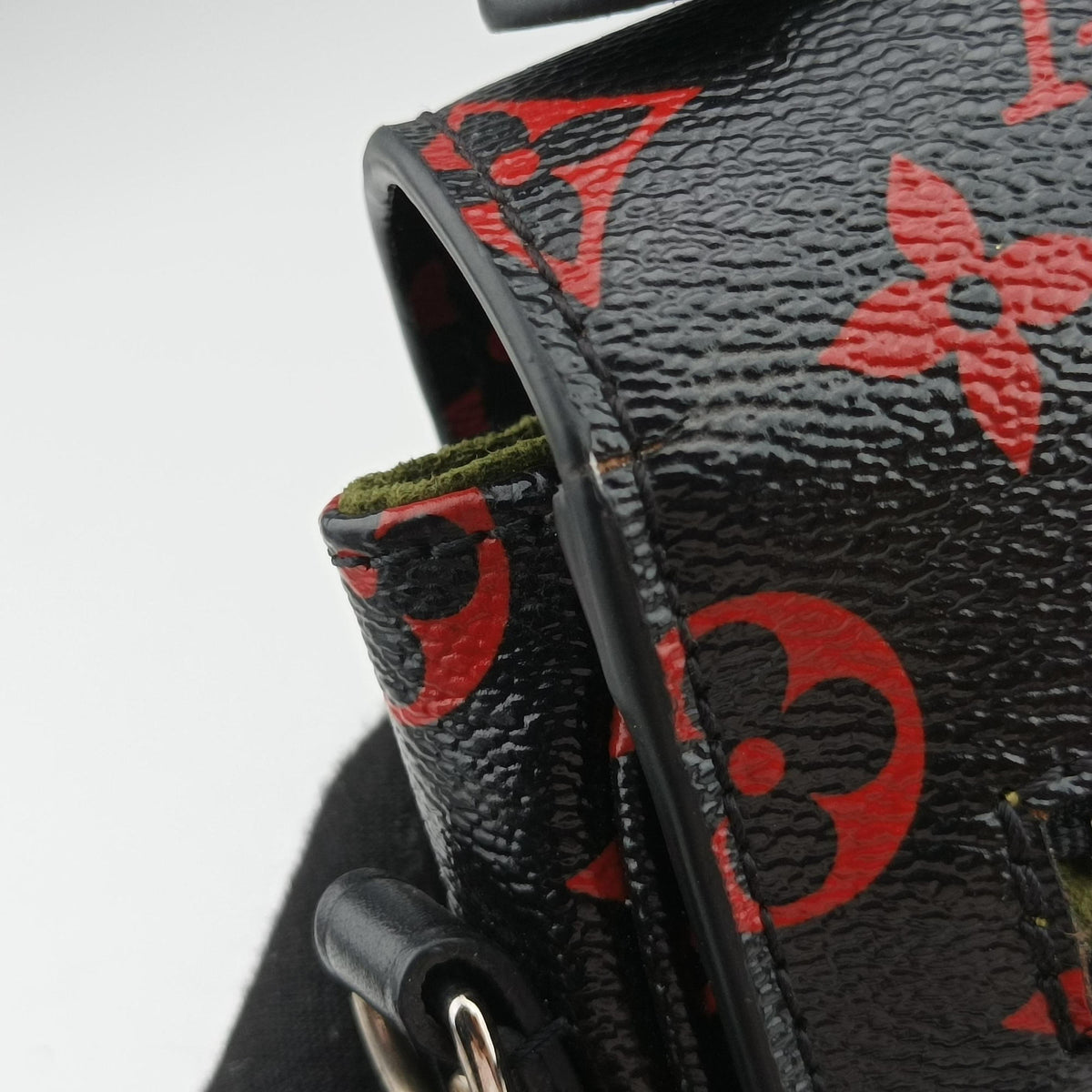 Pochette Metis MM Noir×ROUGE Monogram Infrarouge M41462 DR0117ポシェット メティス MM ノワール×ルージュ モノグラム アンフラルージュ M41462 DR0117