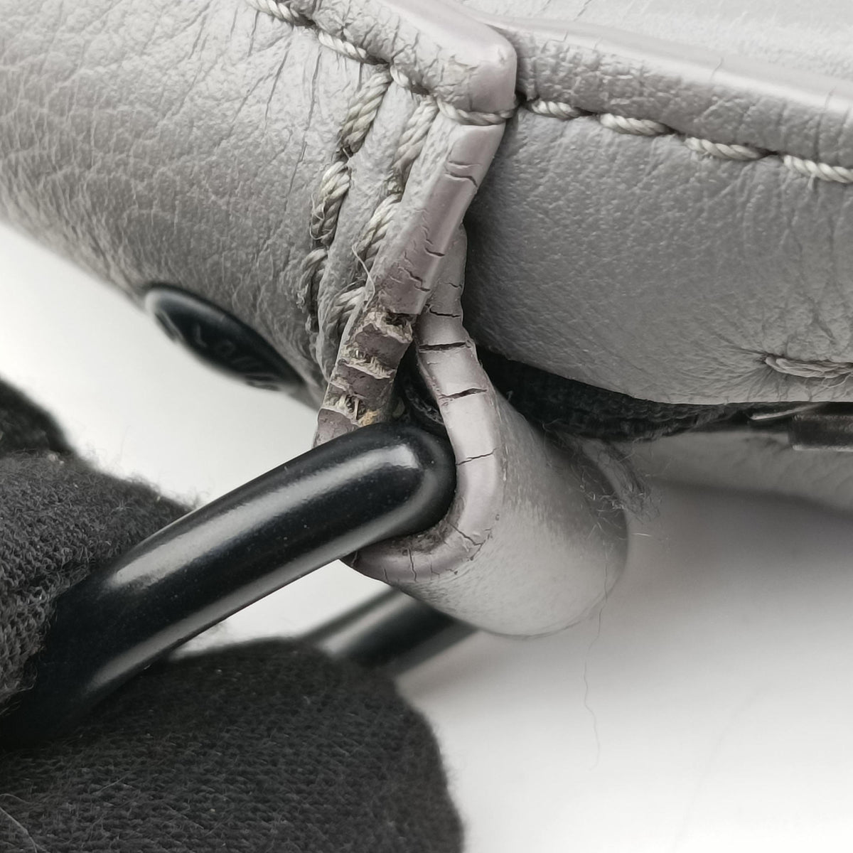 Pre-owned Louis Vuitton Trio Messenger Gris Monogram Shadow M46603 shoulderbag | stylenewstar