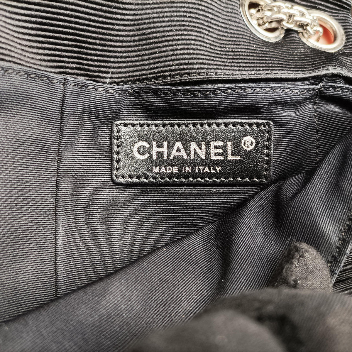 Secondhand Chanel Matelasse 2.55 Black × Beige Fabric A46019 shoulderbag | stylenewstar