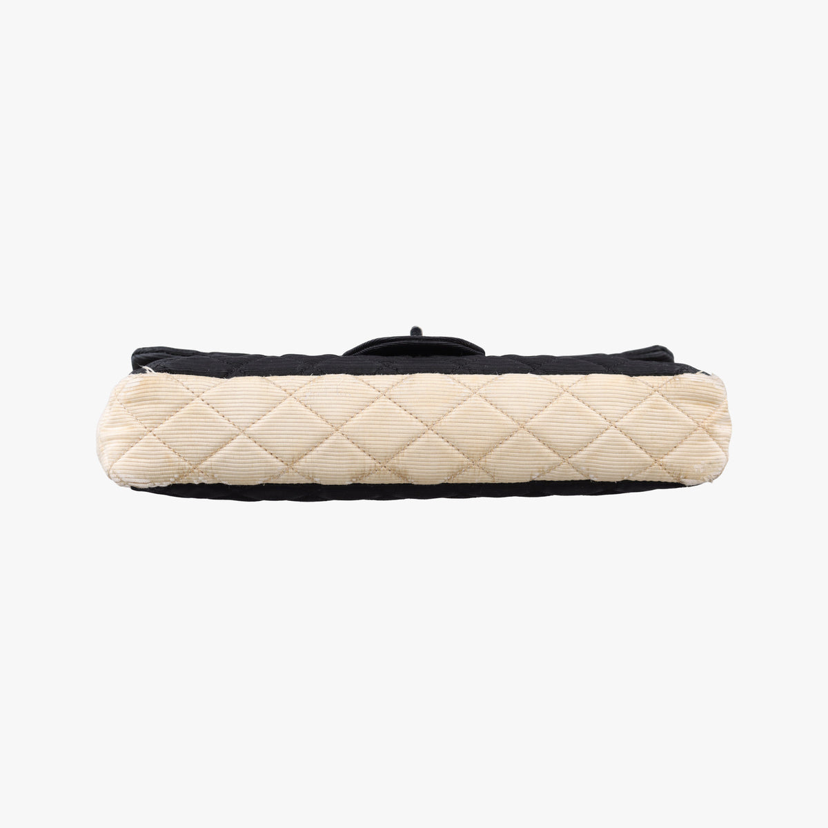 Secondhand Chanel Matelasse 2.55 Black × Beige Fabric A46019 shoulderbag | stylenewstar