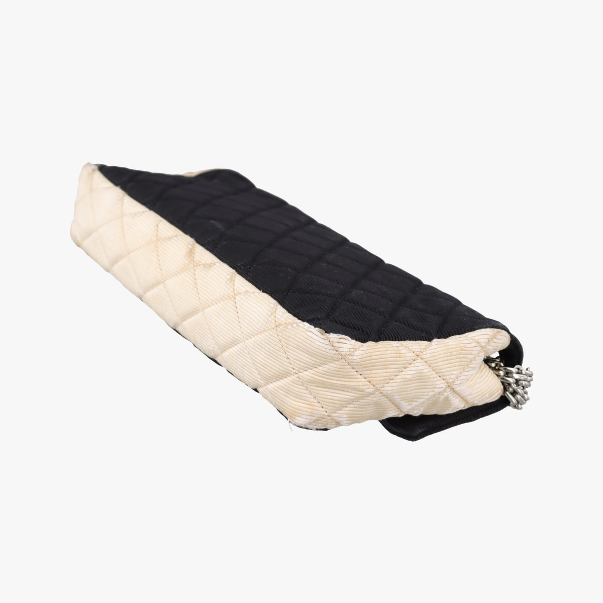 Secondhand Chanel Matelasse 2.55 Black × Beige Fabric A46019 shoulderbag | stylenewstar