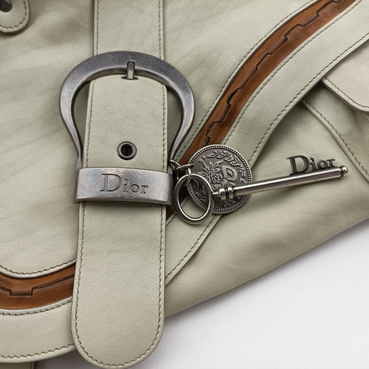 Pre-owned Christian Dior Gaucho White Leather  shoulderbag | stylenewstar