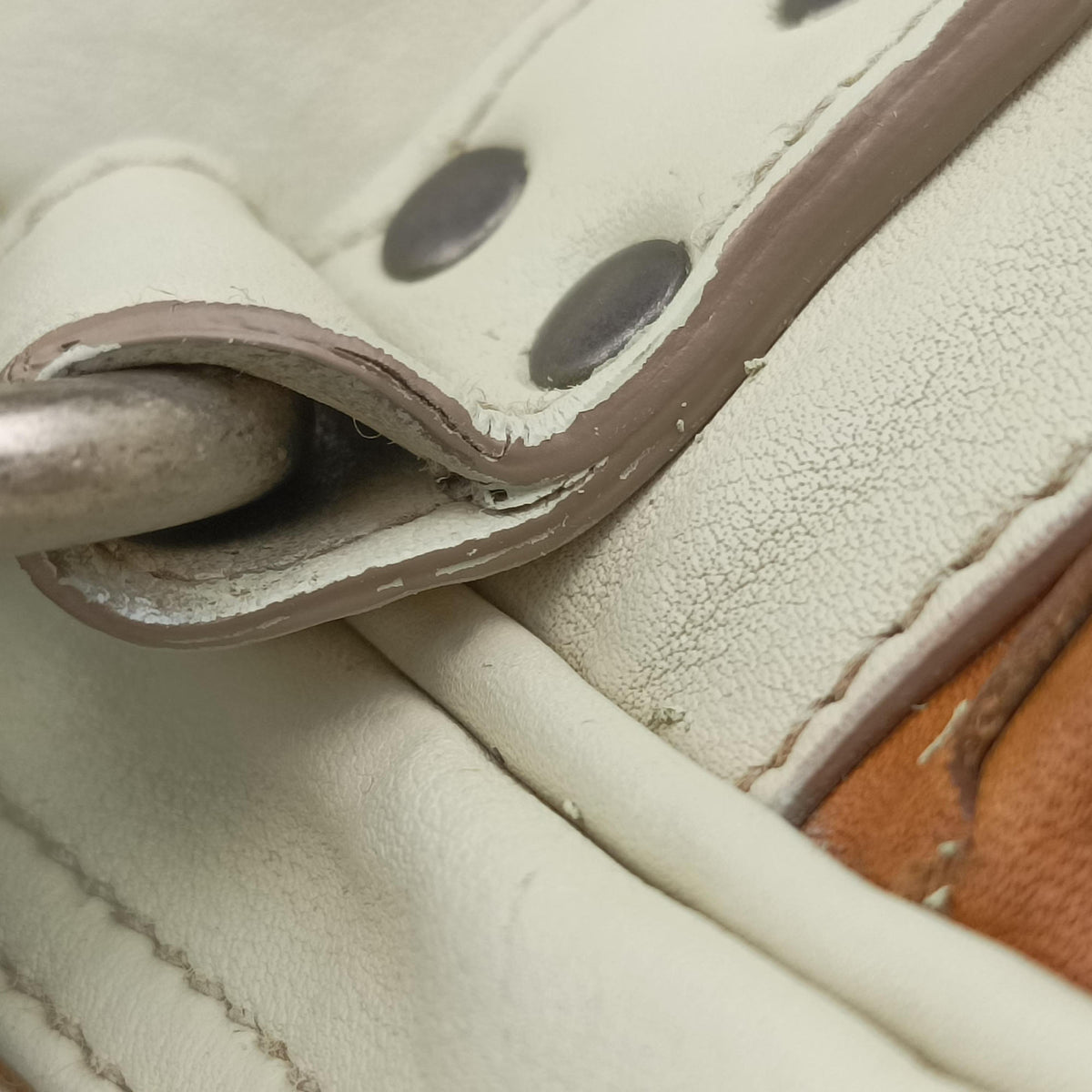 Pre-owned Christian Dior Gaucho White Leather  shoulderbag | stylenewstar