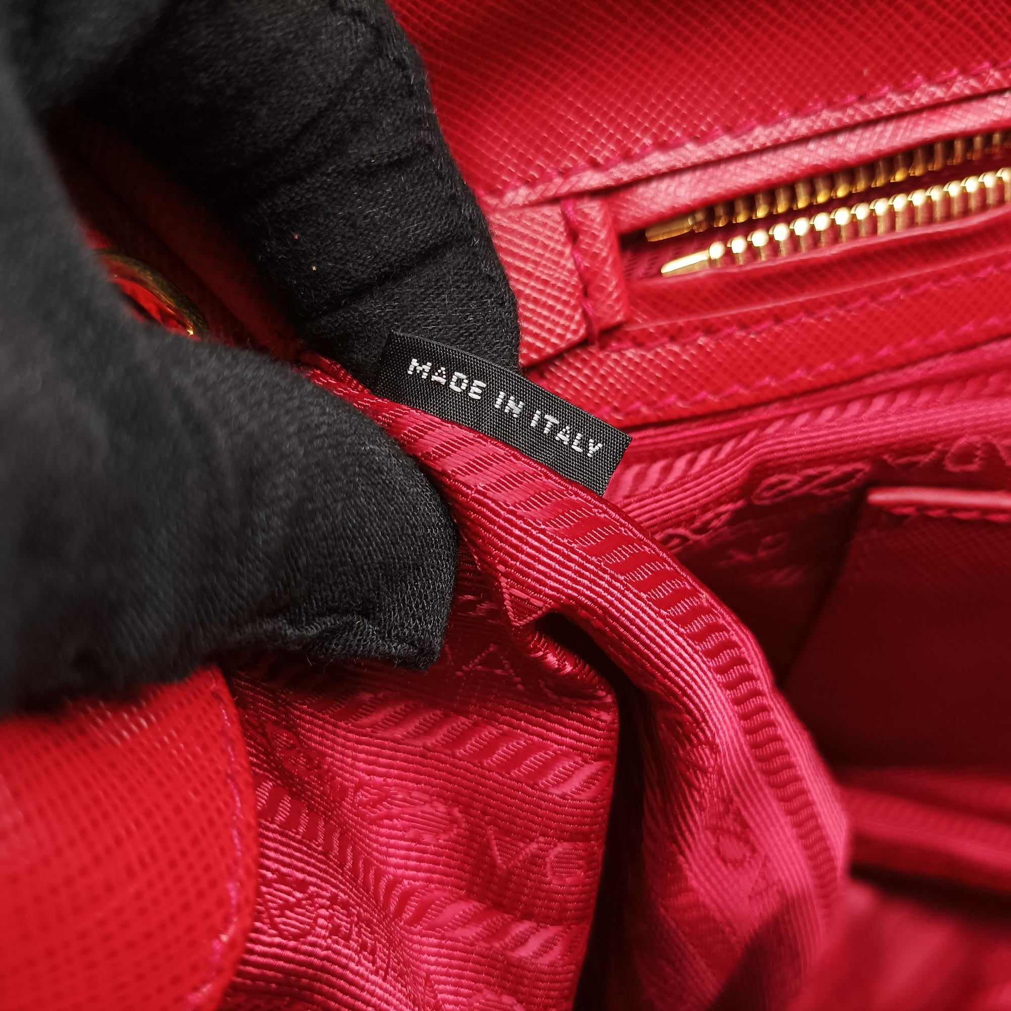 Galleria Red SAFFIANO Leather BN1844 103ガレリア レッド サフィアーノレザー BN1844 103