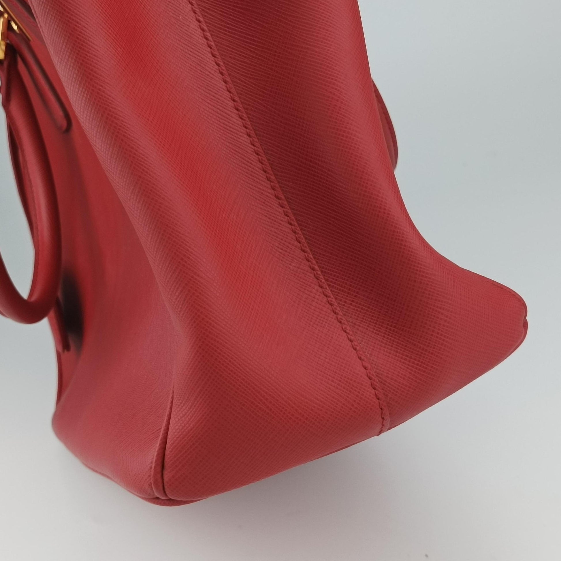 Galleria Red SAFFIANO Leather BN1844 103ガレリア レッド サフィアーノレザー BN1844 103