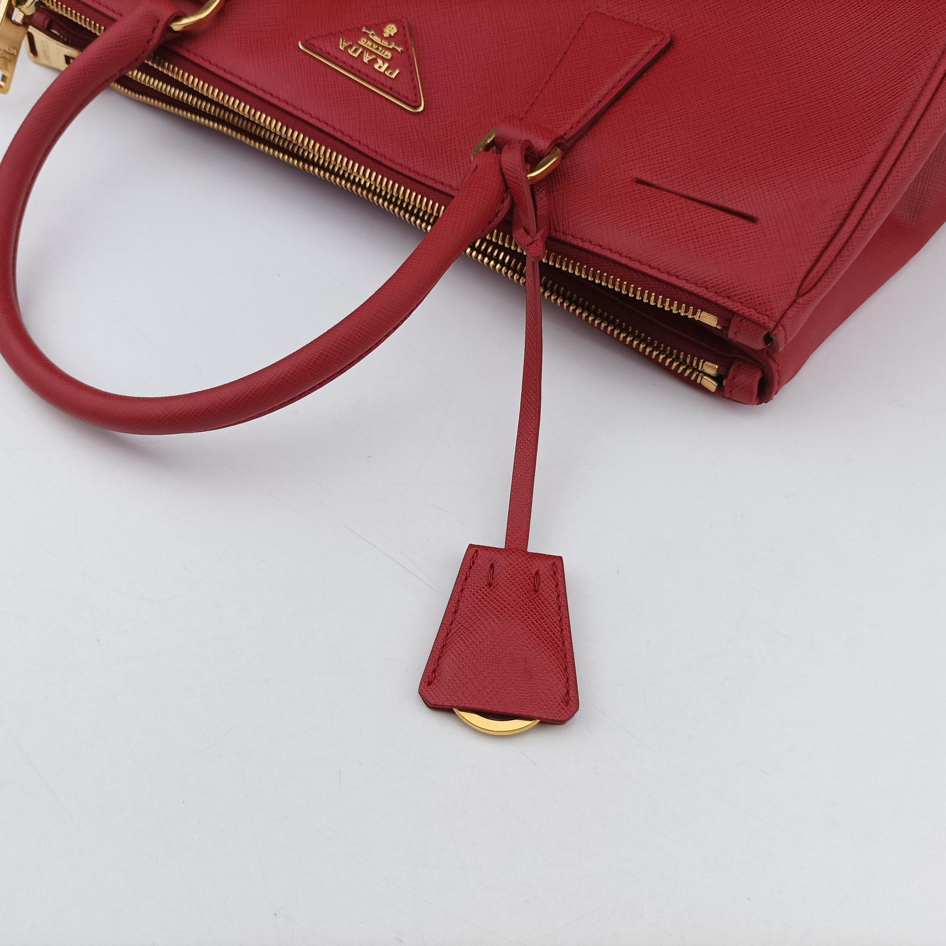 Galleria Red SAFFIANO Leather BN1844 103ガレリア レッド サフィアーノレザー BN1844 103